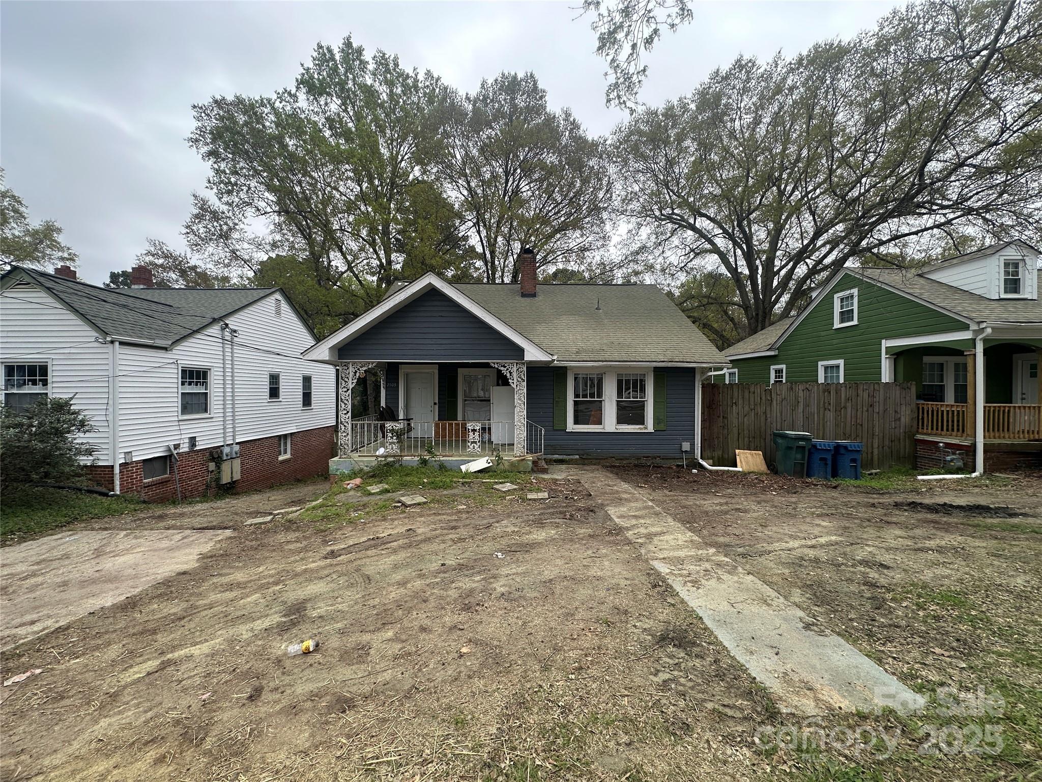 2503,2505,2507,2509,2511 Chapel Hill Road Property Photo 1