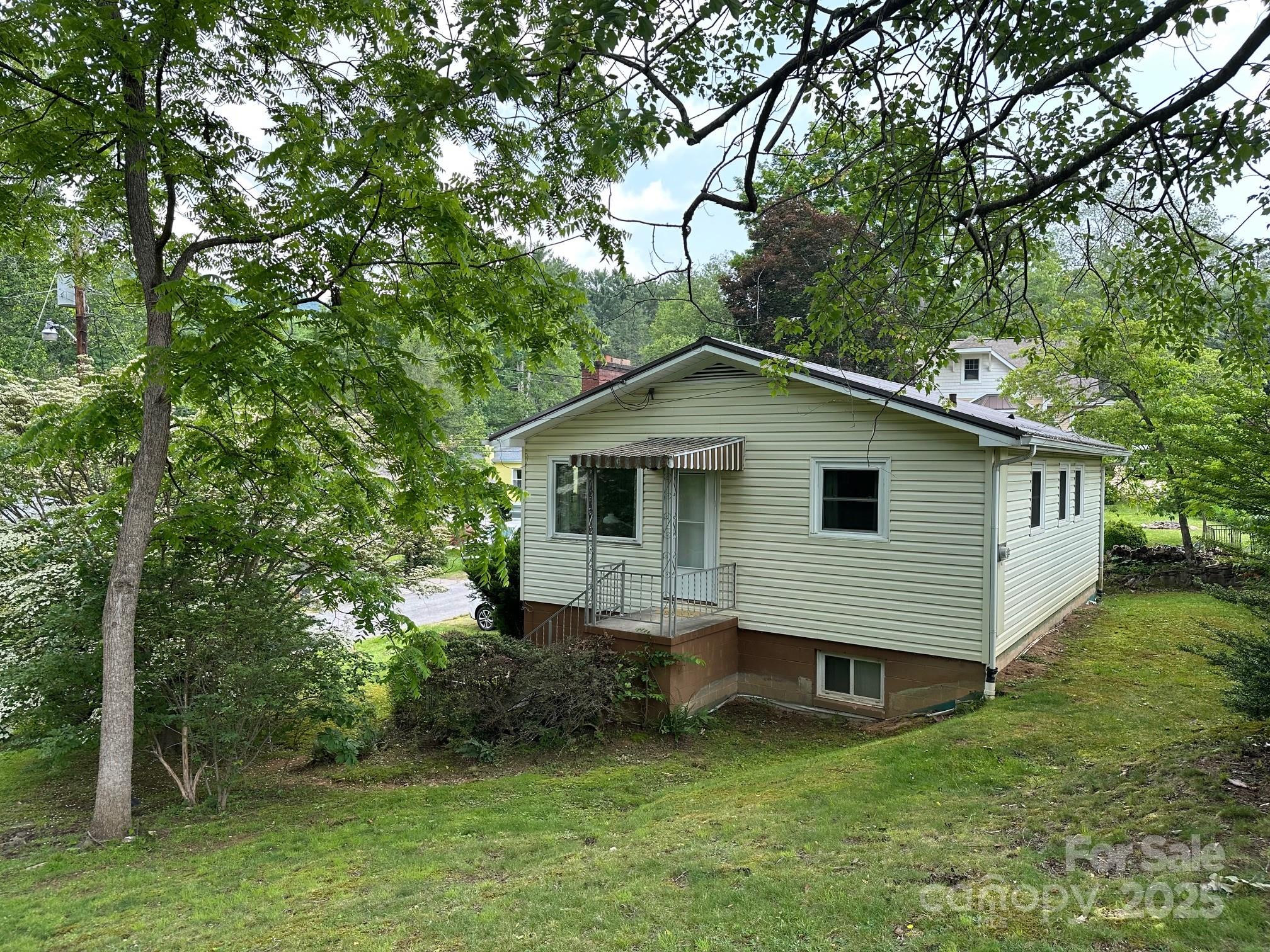 180 White Dogwood Lane Property Photo 2