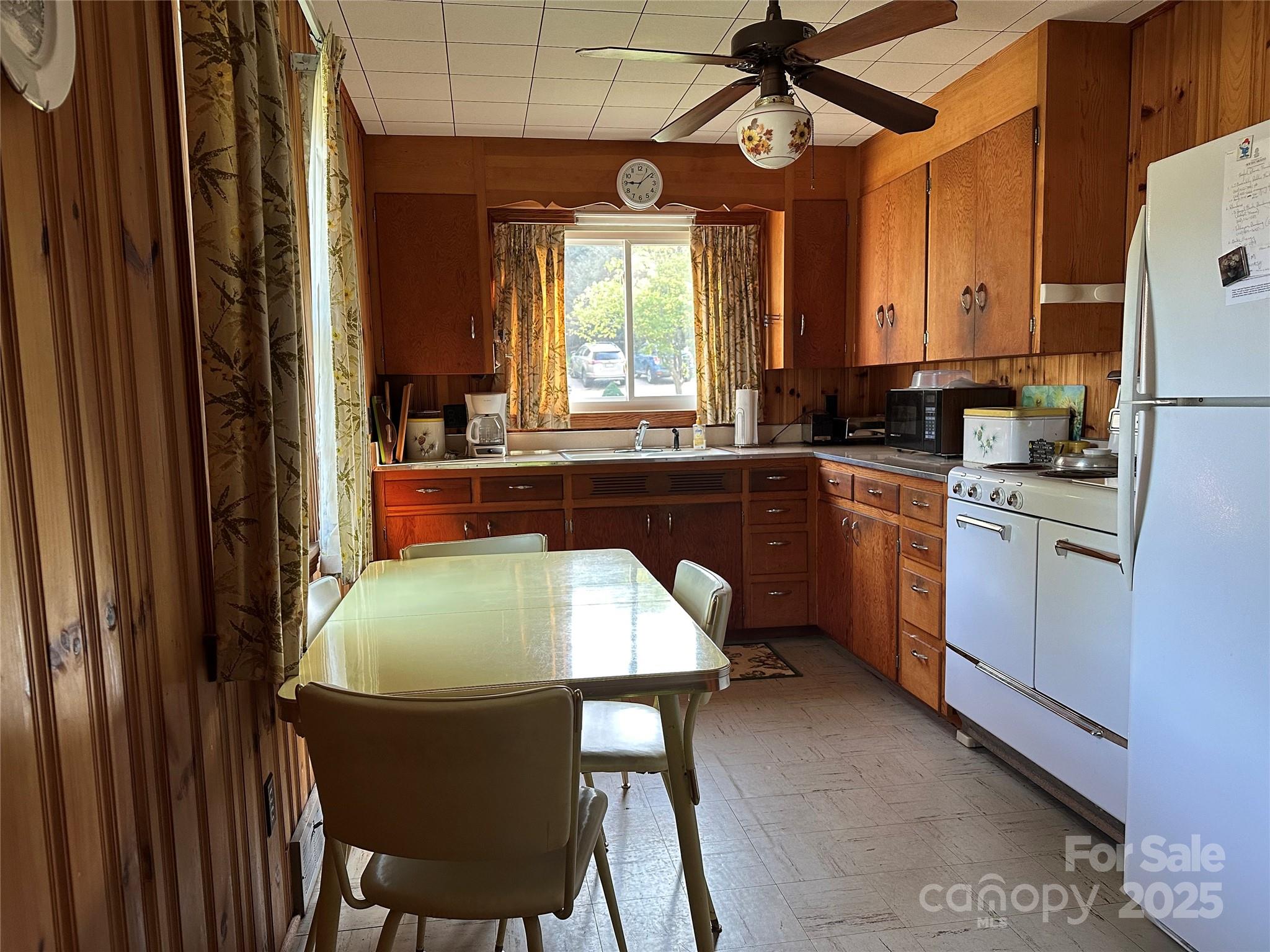 180 White Dogwood Lane Property Photo 7