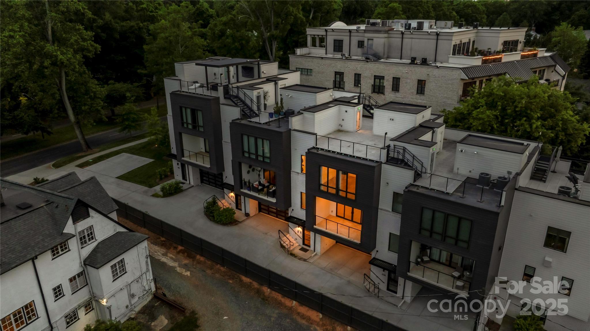 614 Queens Road Property Photo 4