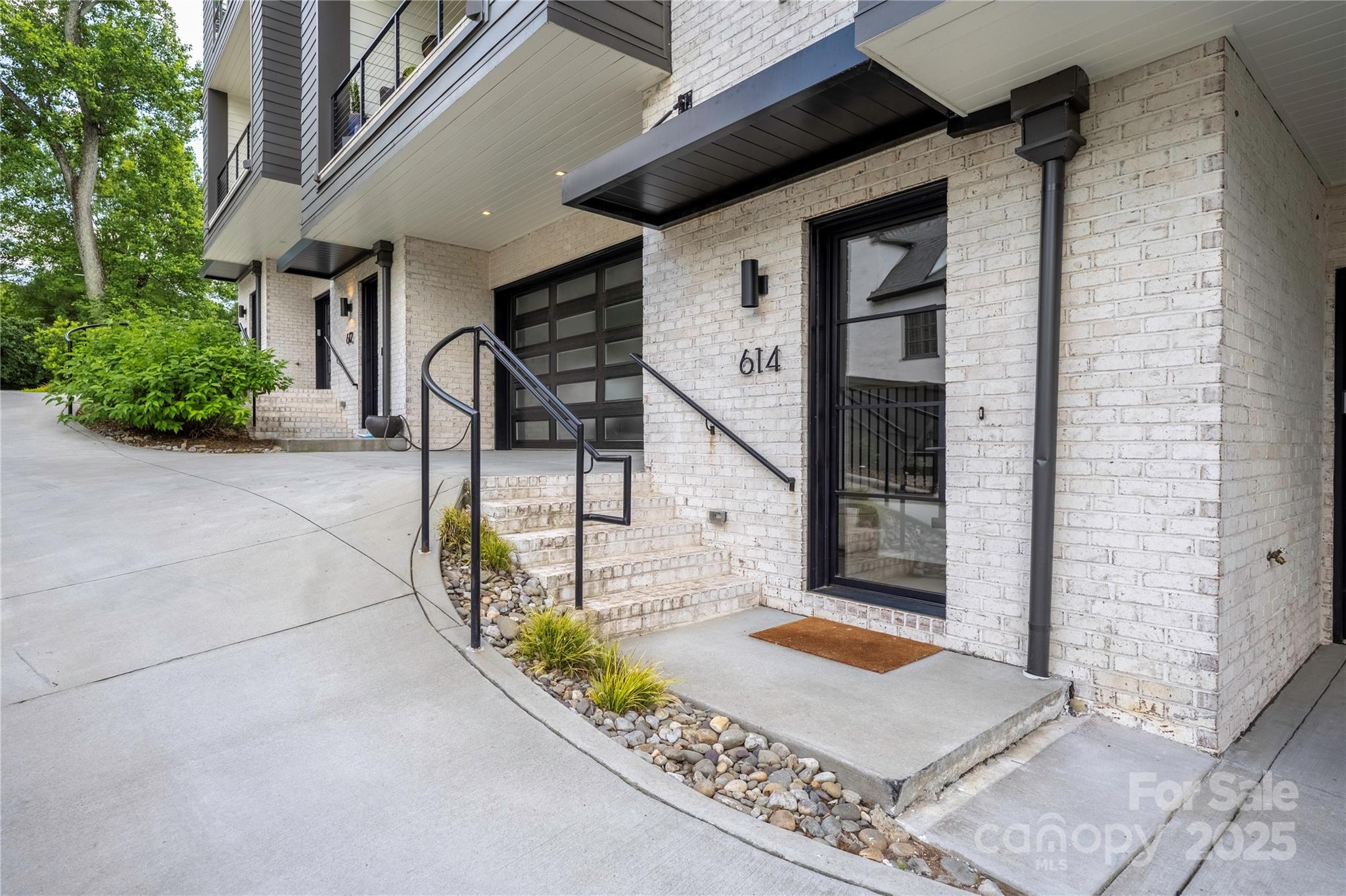 614 Queens Road Property Photo 12