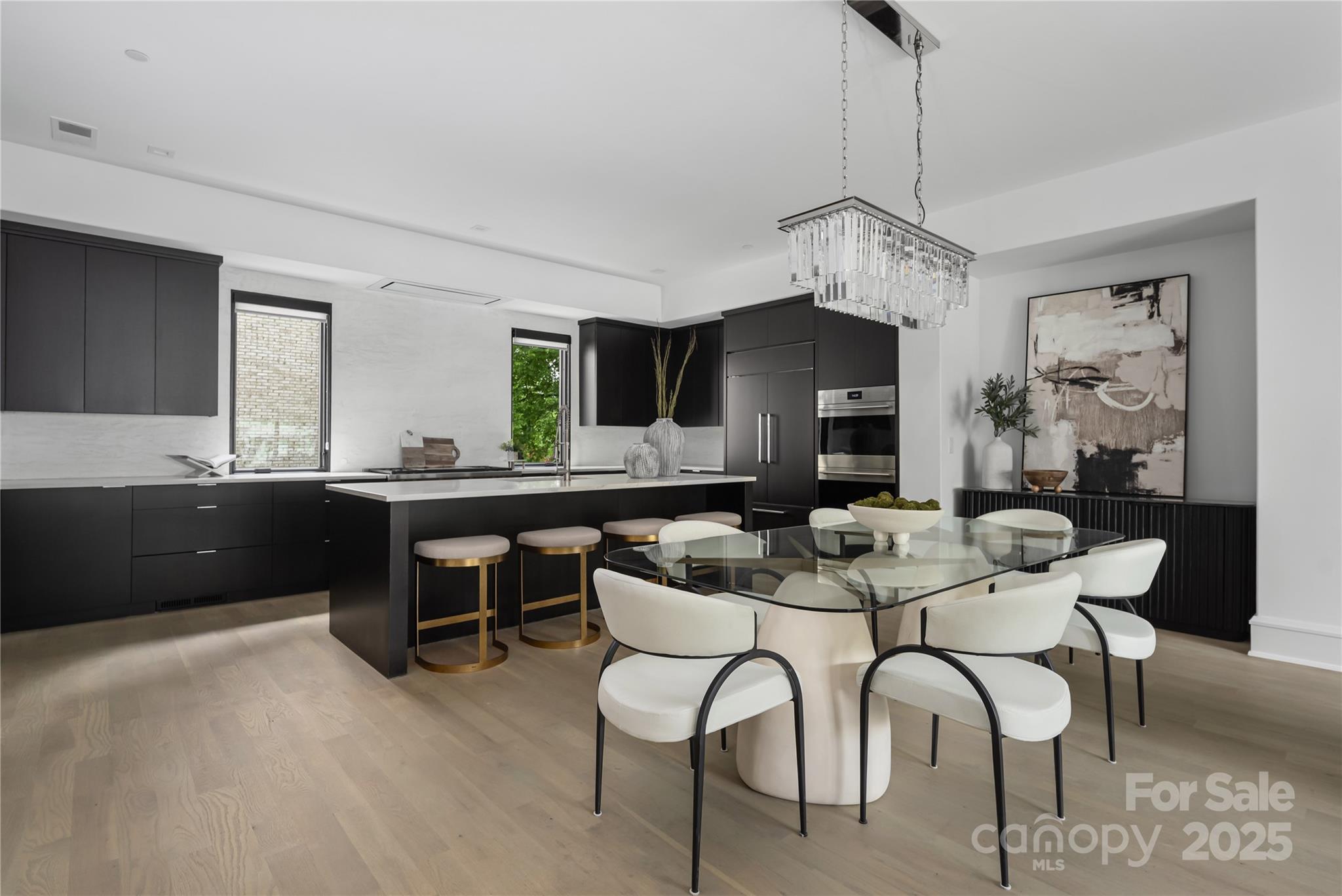 614 Queens Road Property Photo 18