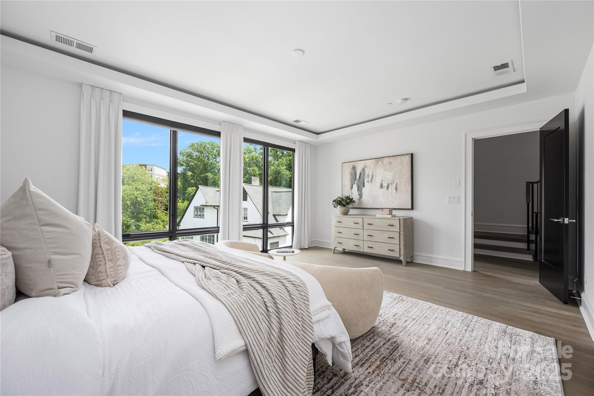 614 Queens Road Property Photo 24