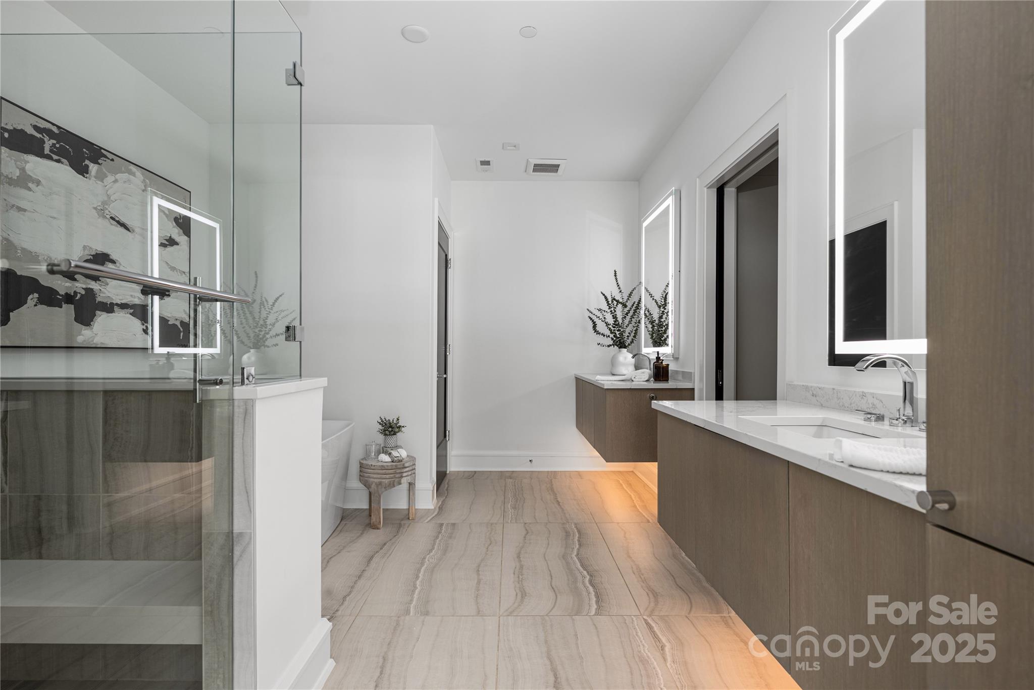 614 Queens Road Property Photo 25