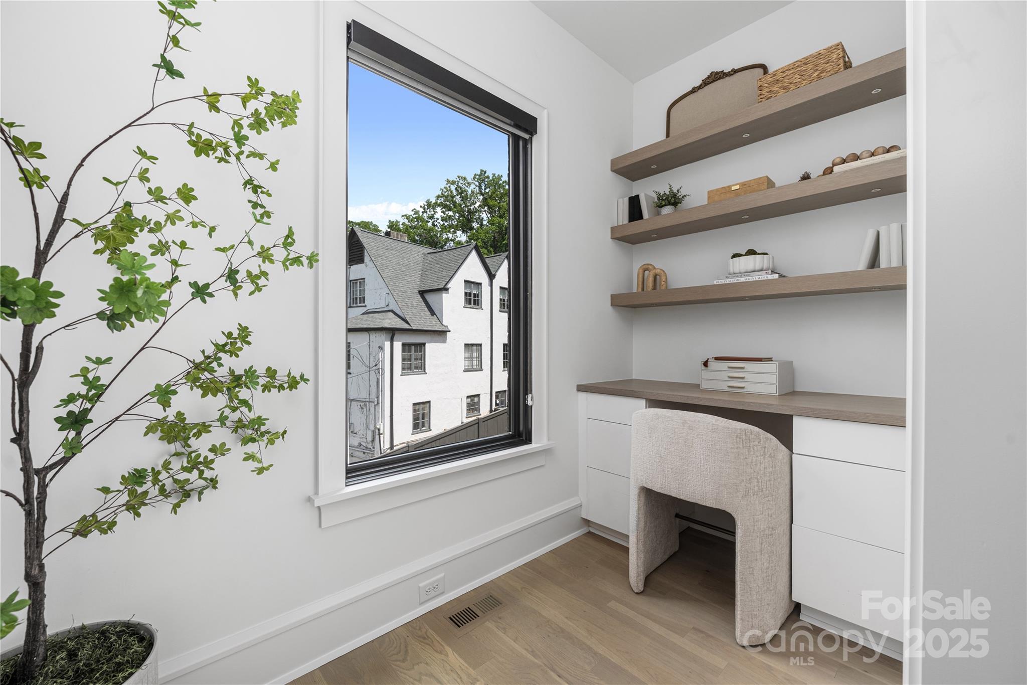 614 Queens Road Property Photo 31