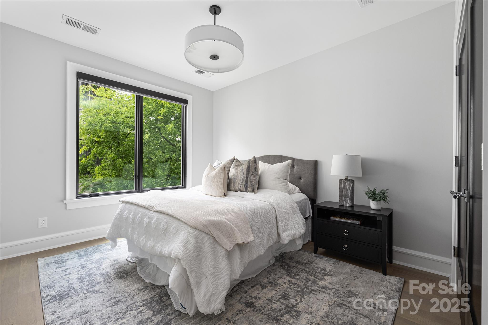 614 Queens Road Property Photo 32