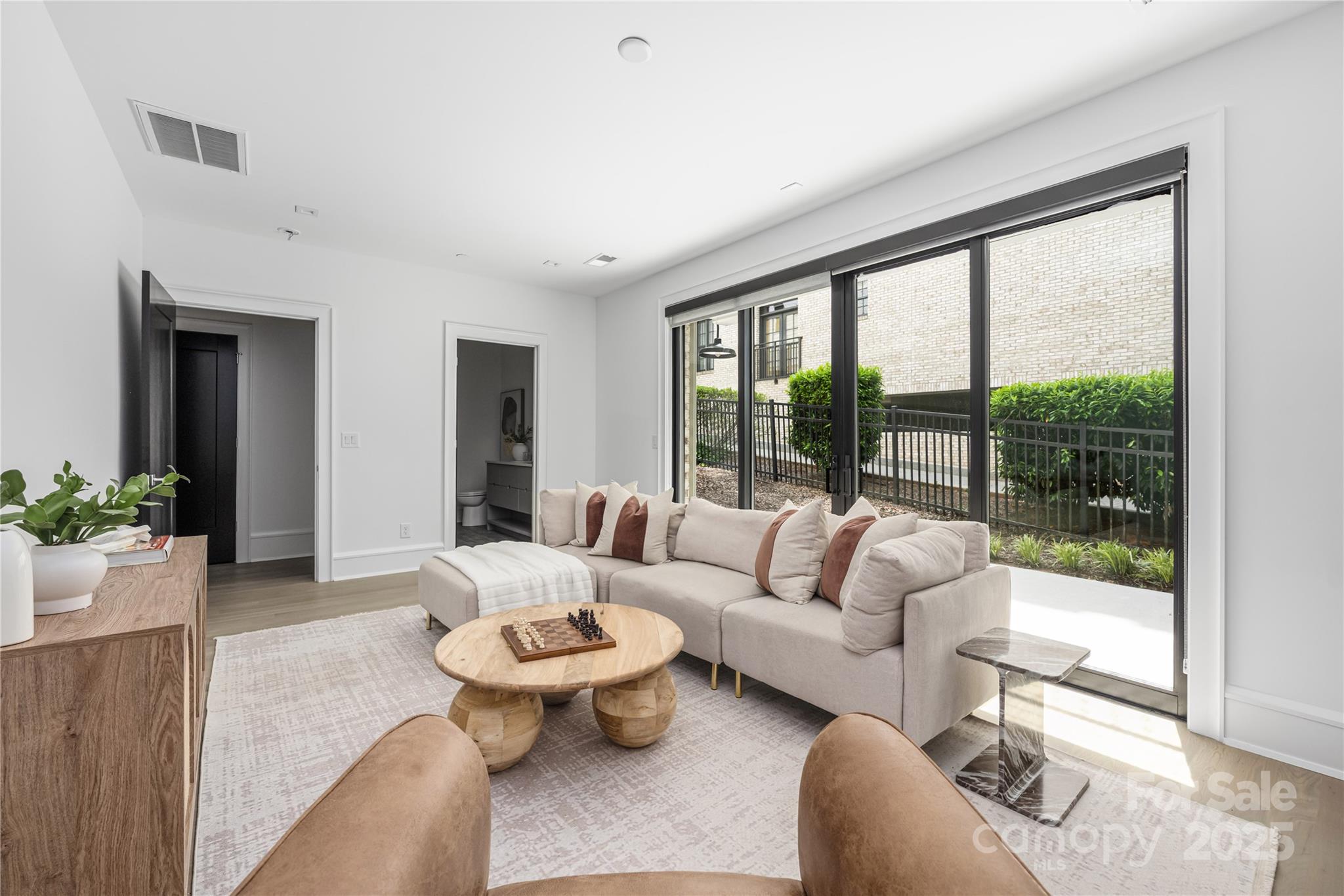 614 Queens Road Property Photo 36