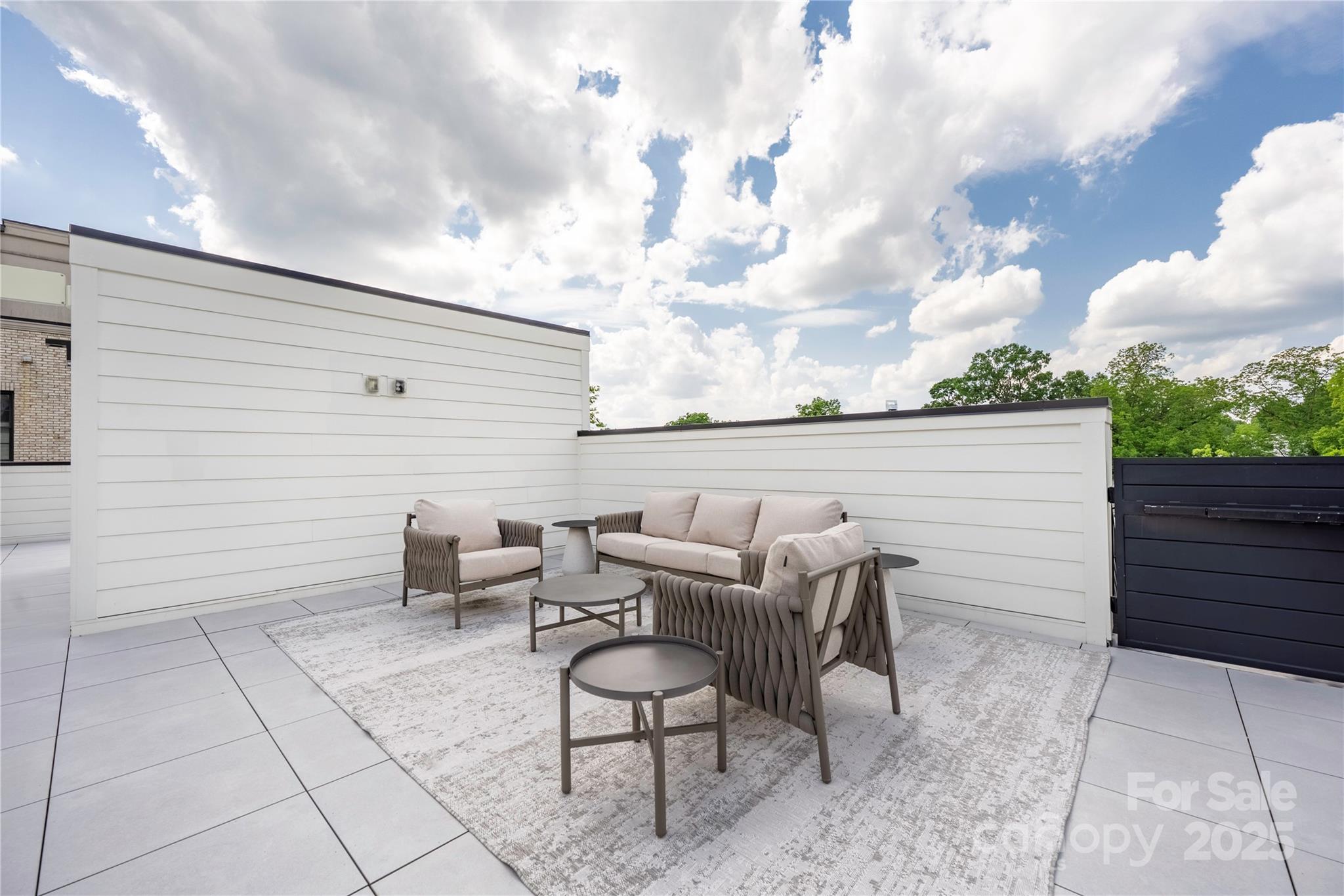 614 Queens Road Property Photo 40