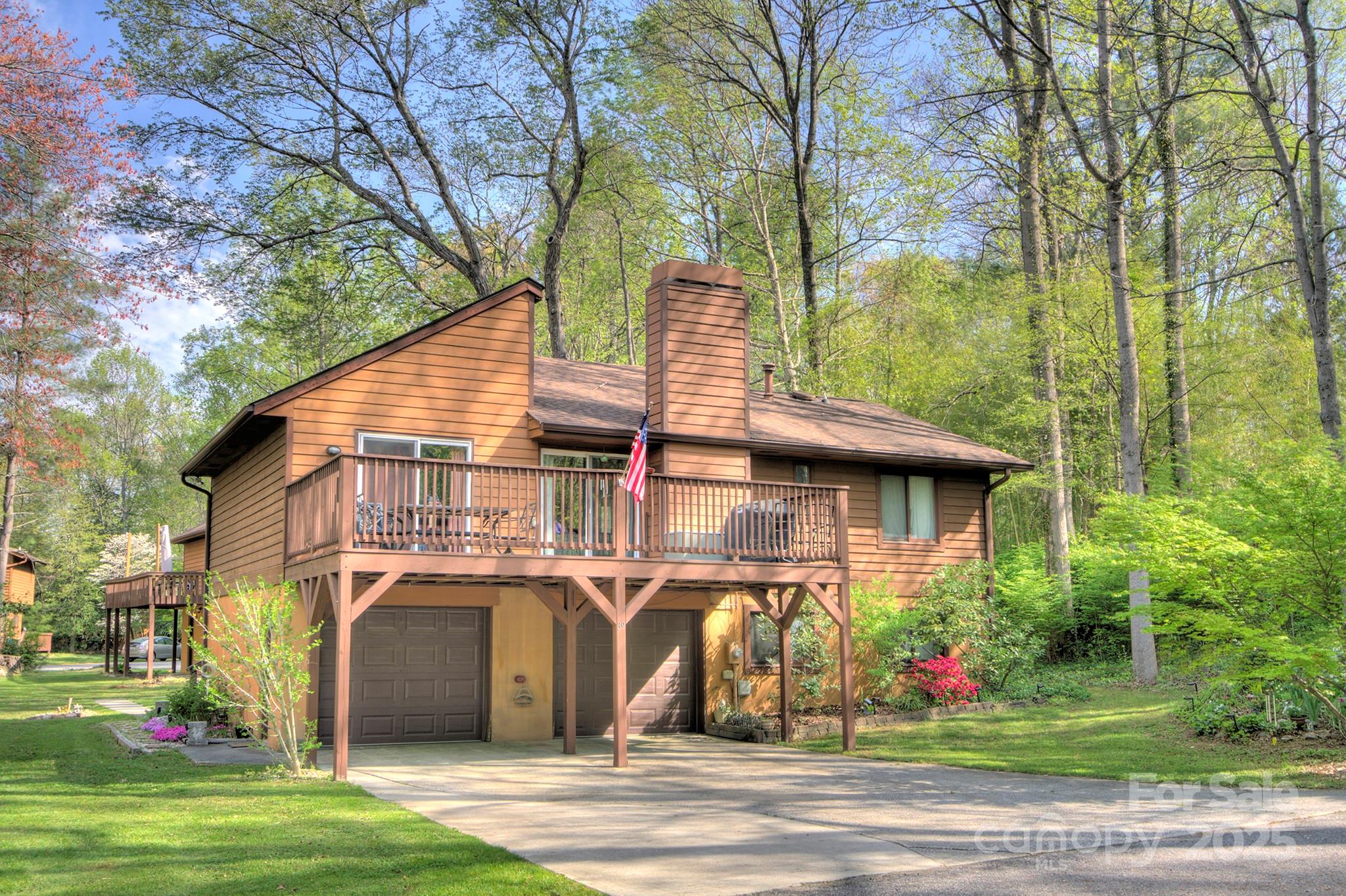 39 Oak Court Property Photo 1