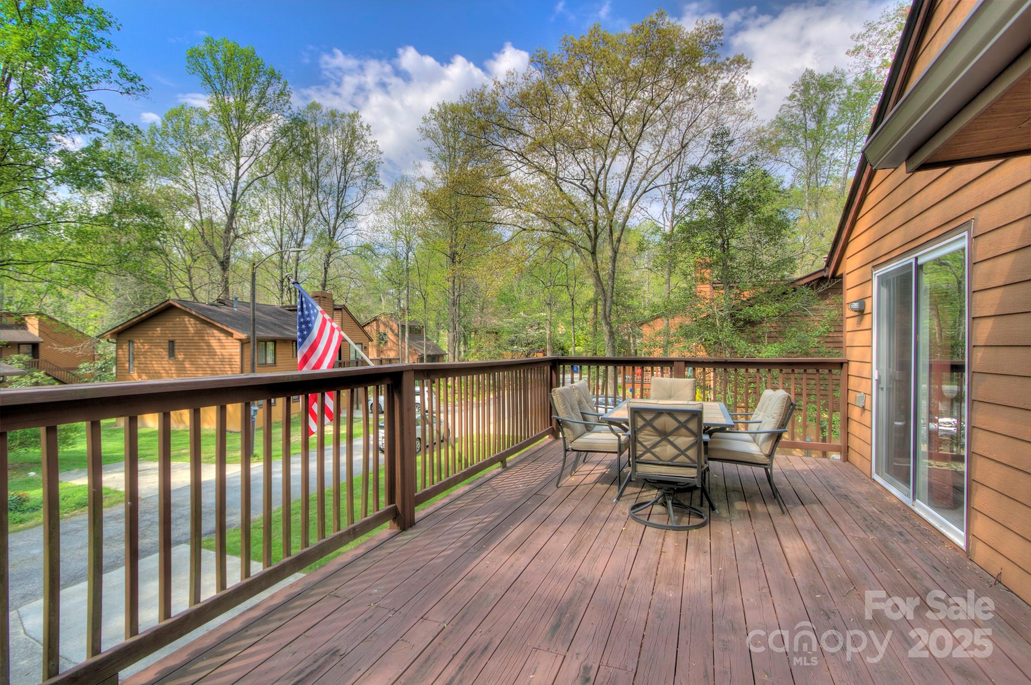 39 Oak Court Property Photo 6