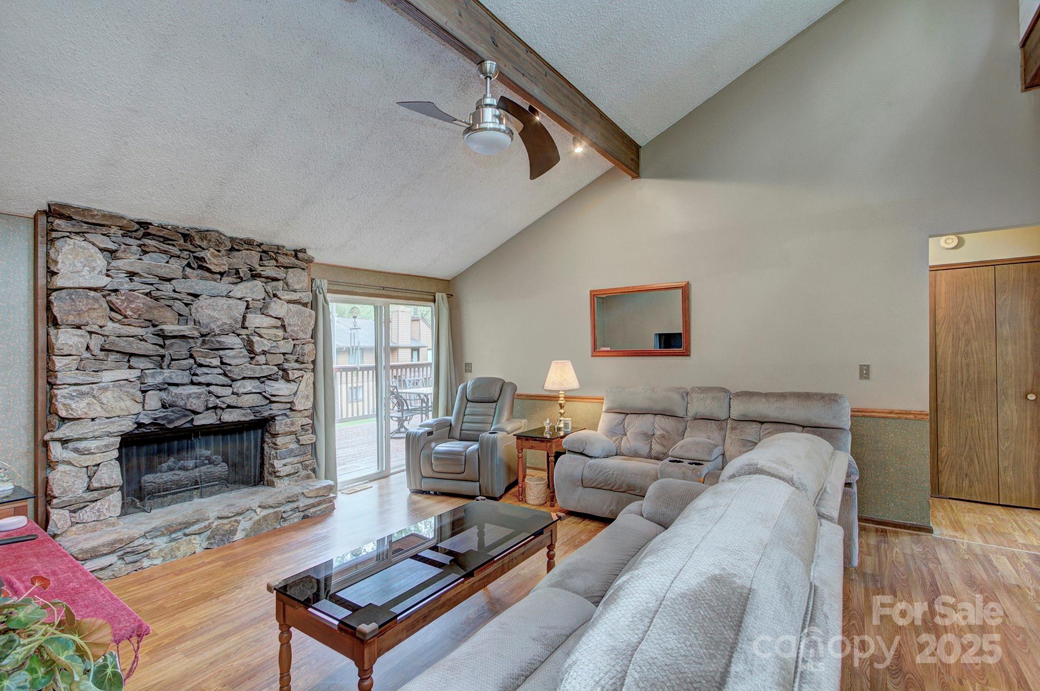 39 Oak Court Property Photo 8