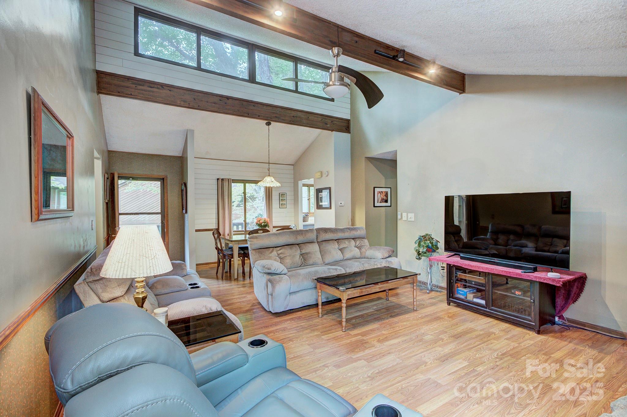39 Oak Court Property Photo 10