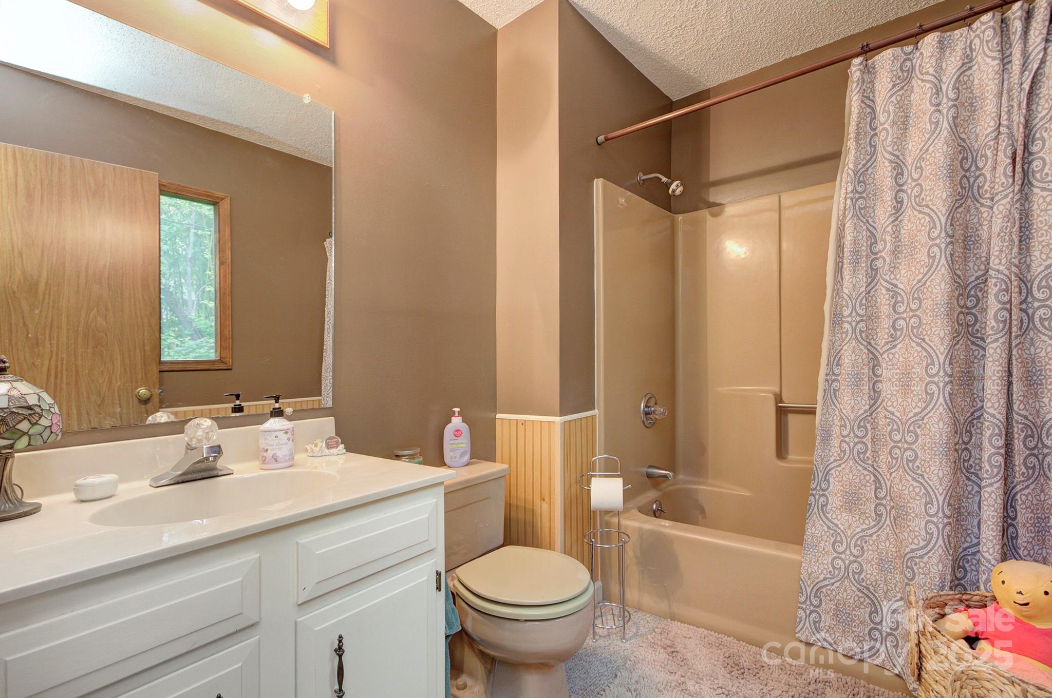 39 Oak Court Property Photo 23