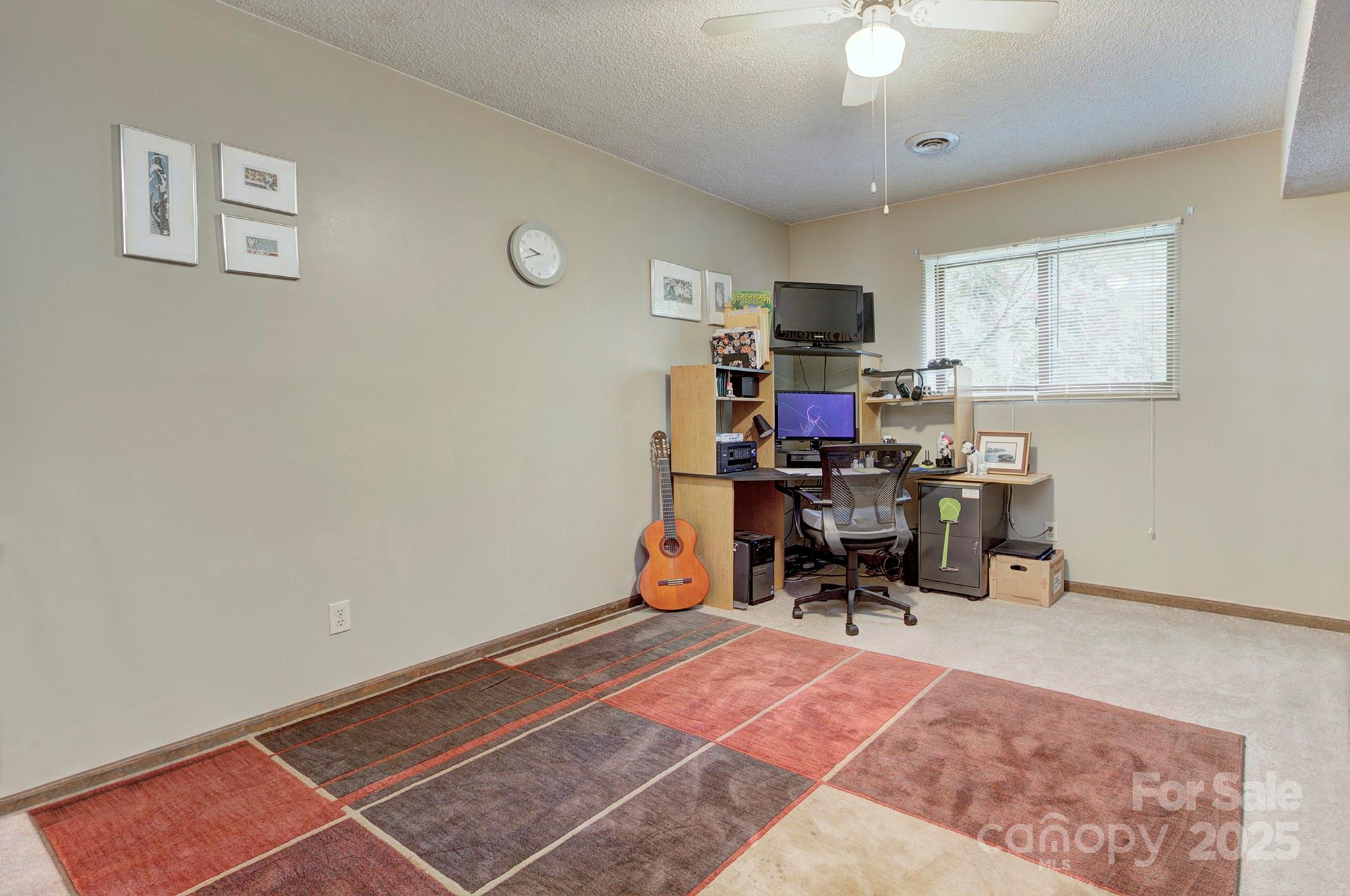 39 Oak Court Property Photo 25
