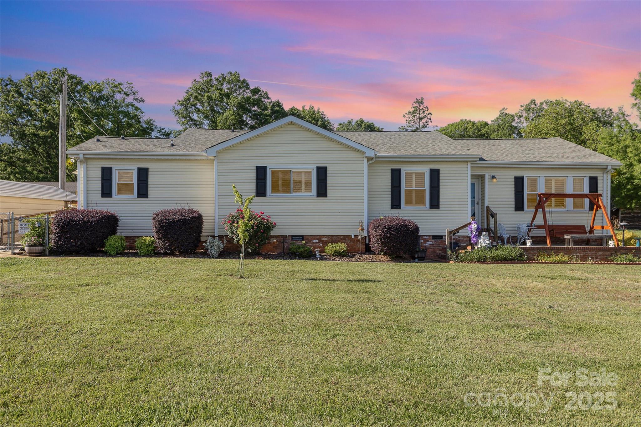 106 Rainbow Street Property Photo 1