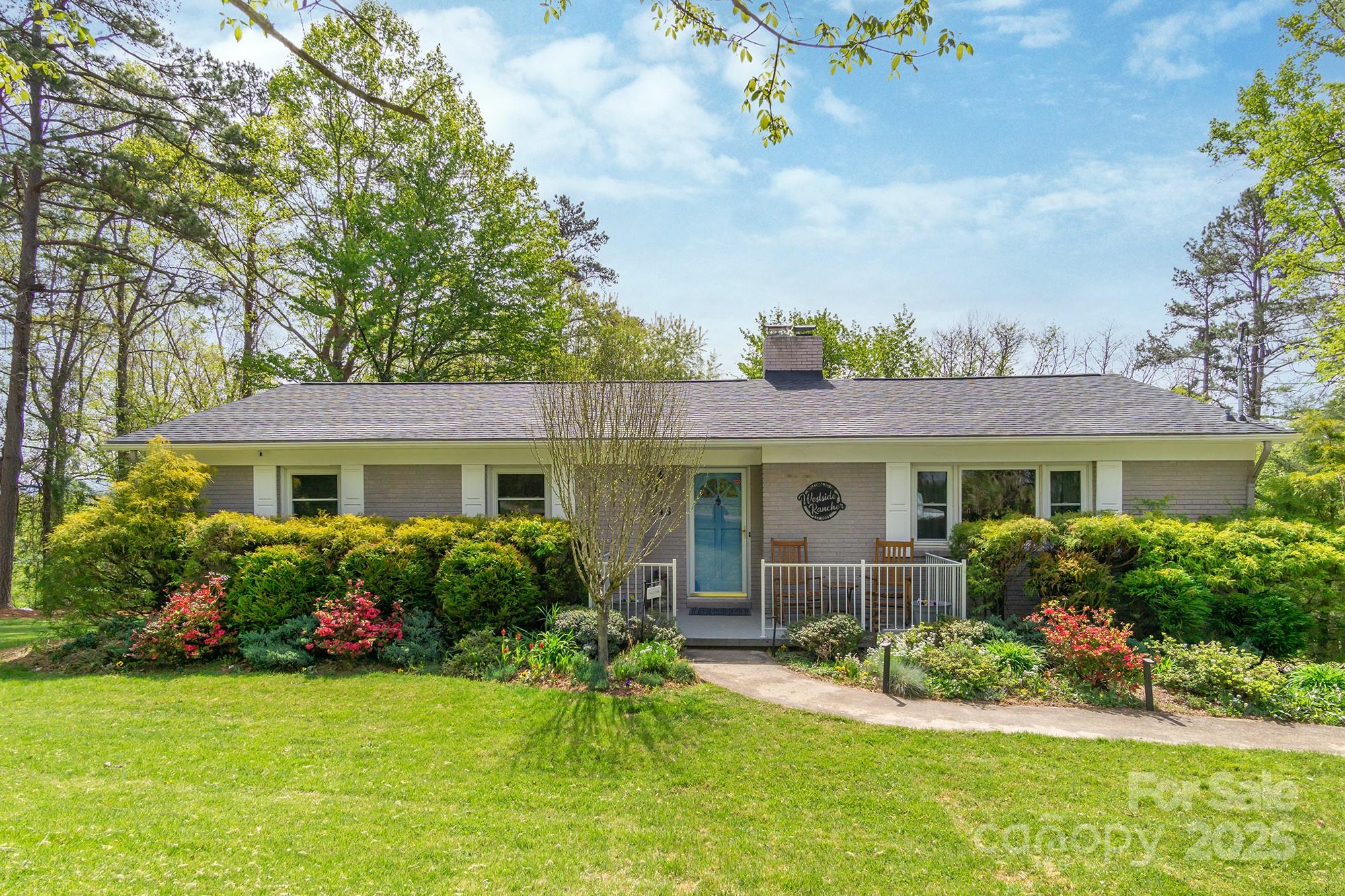 143 W Oakview Road Property Photo