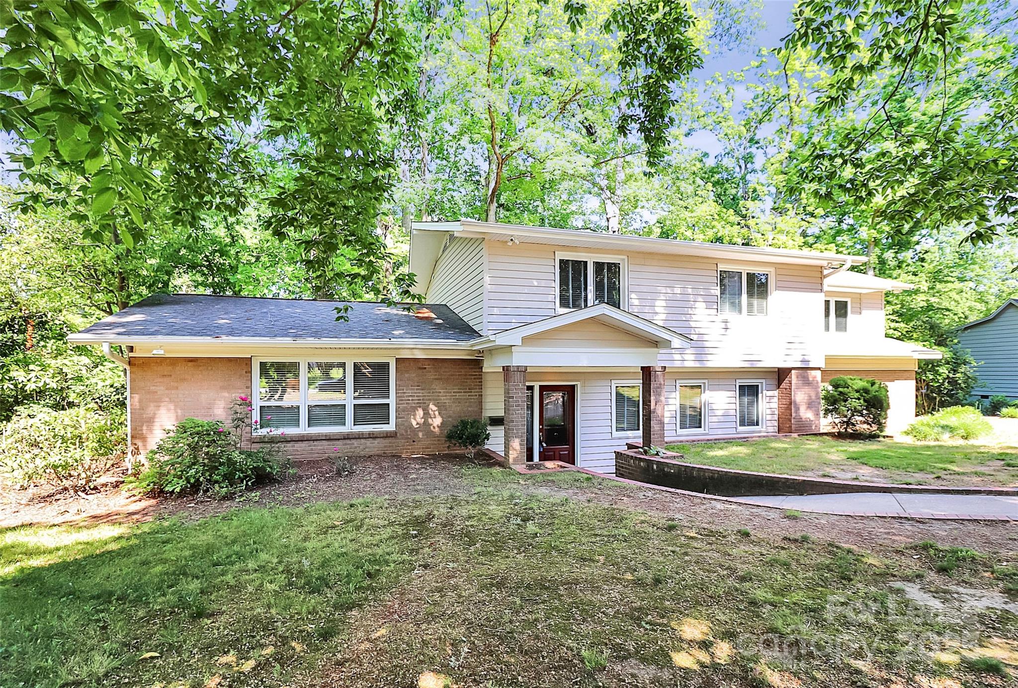 2619 Inverness Road Property Photo