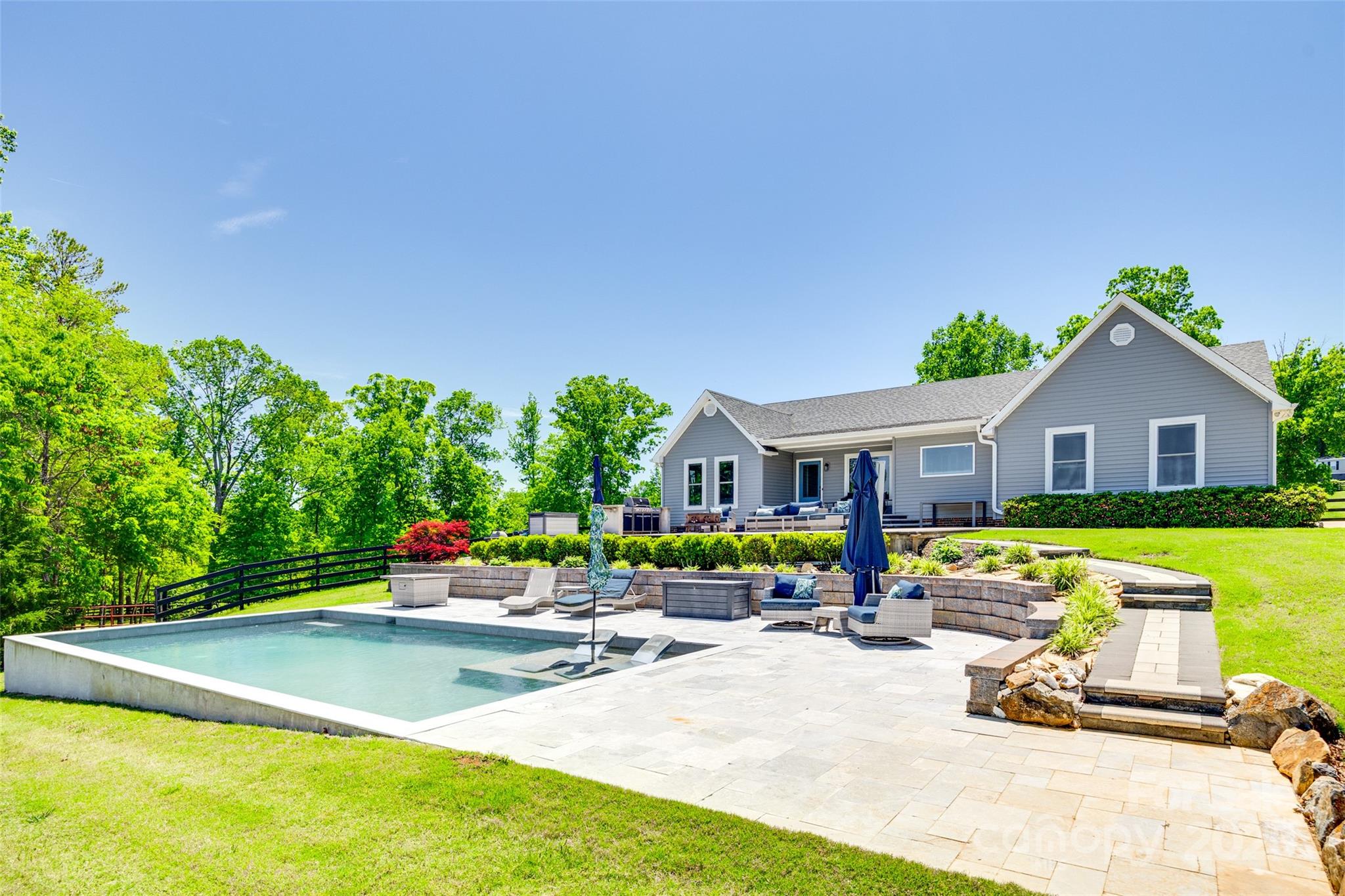 1780 Sierra Road Property Photo 1