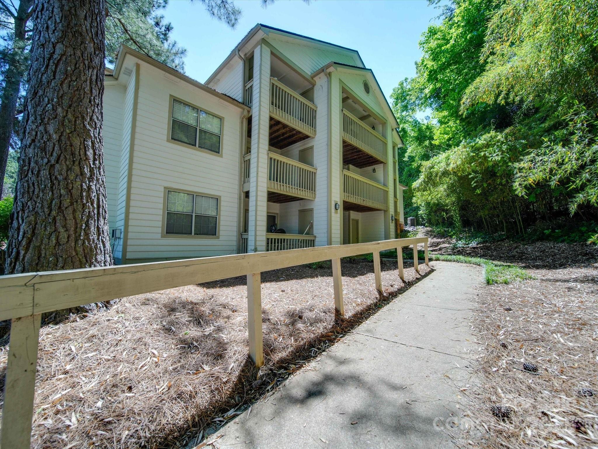 1052 Churchill Downs Court I Property Photo 1