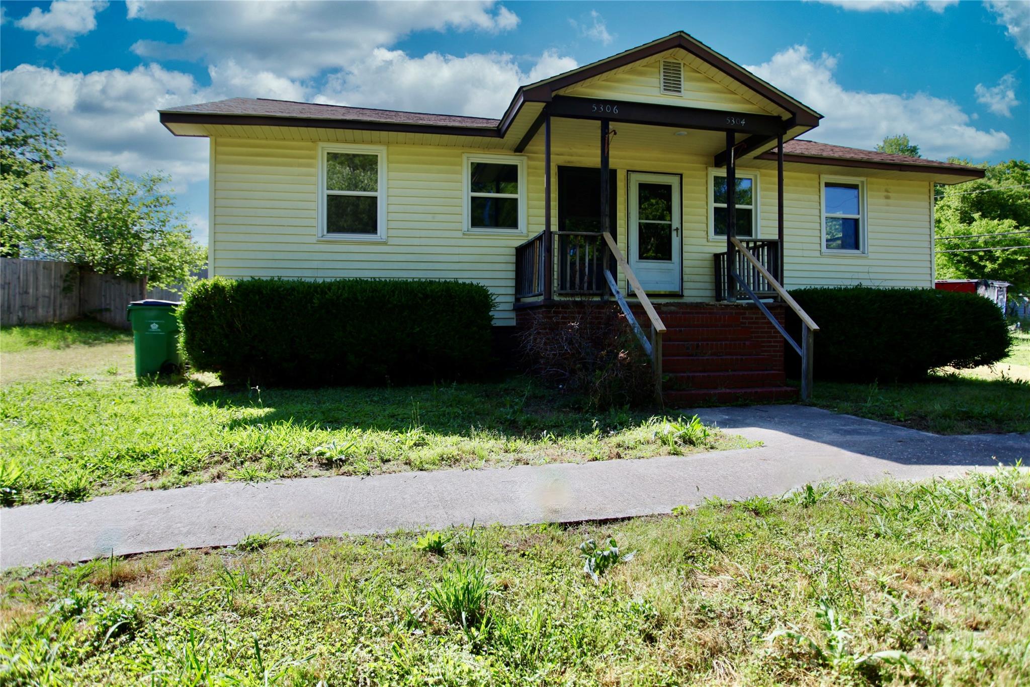 5304 Eaton Circle Property Photo 1