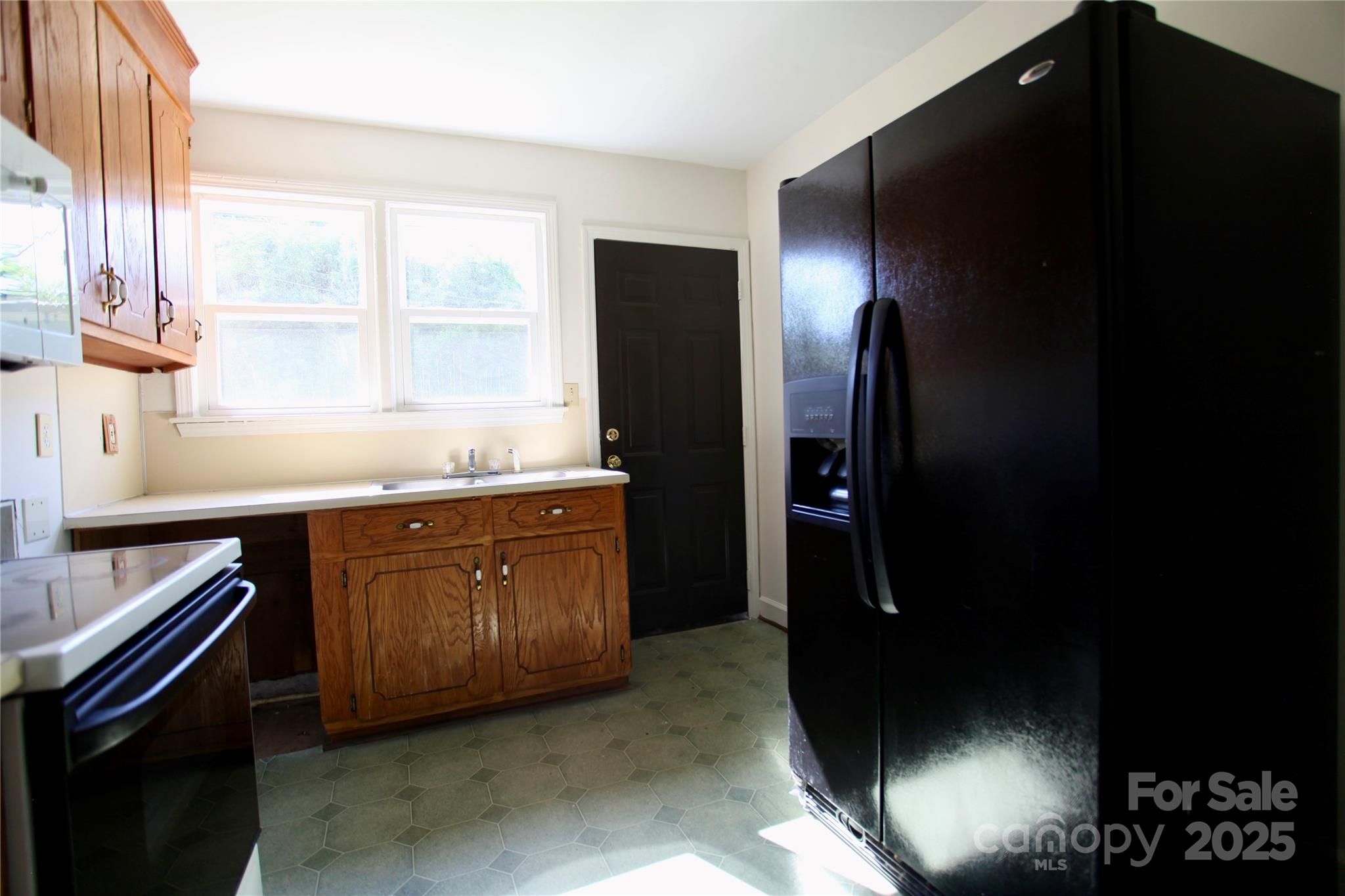 5304 Eaton Circle Property Photo 5