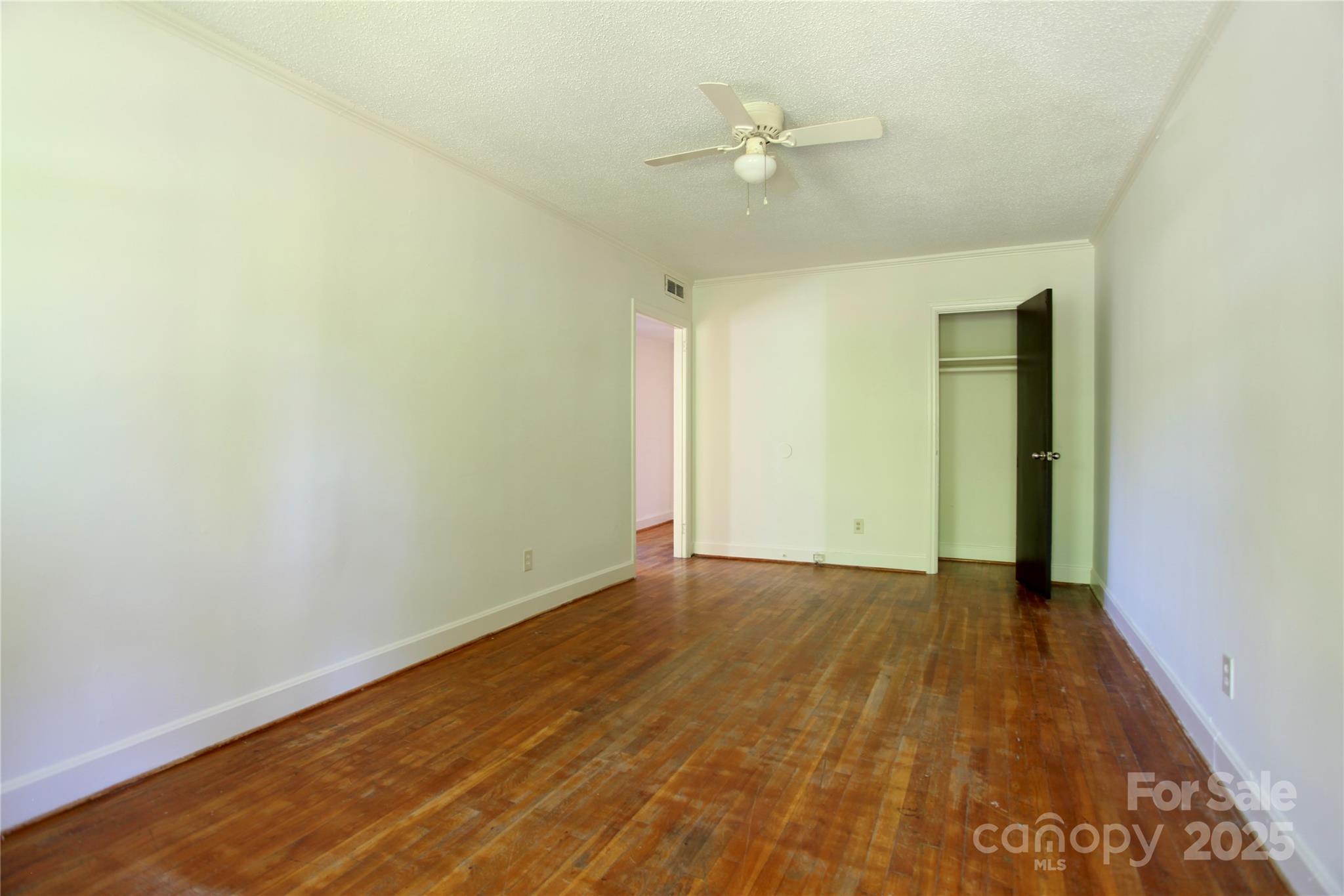5304 Eaton Circle Property Photo 8
