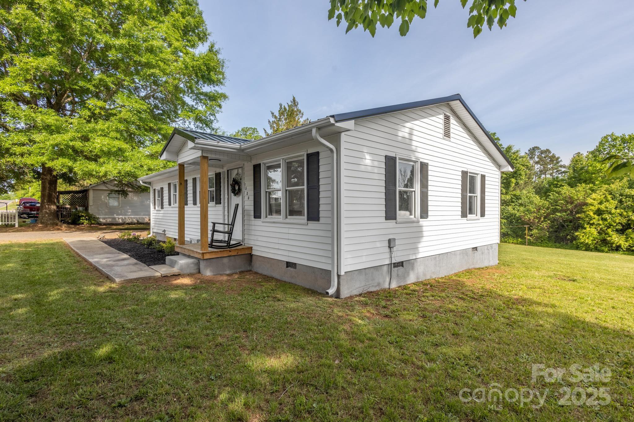 1520 Main Church Extension Property Photo 1