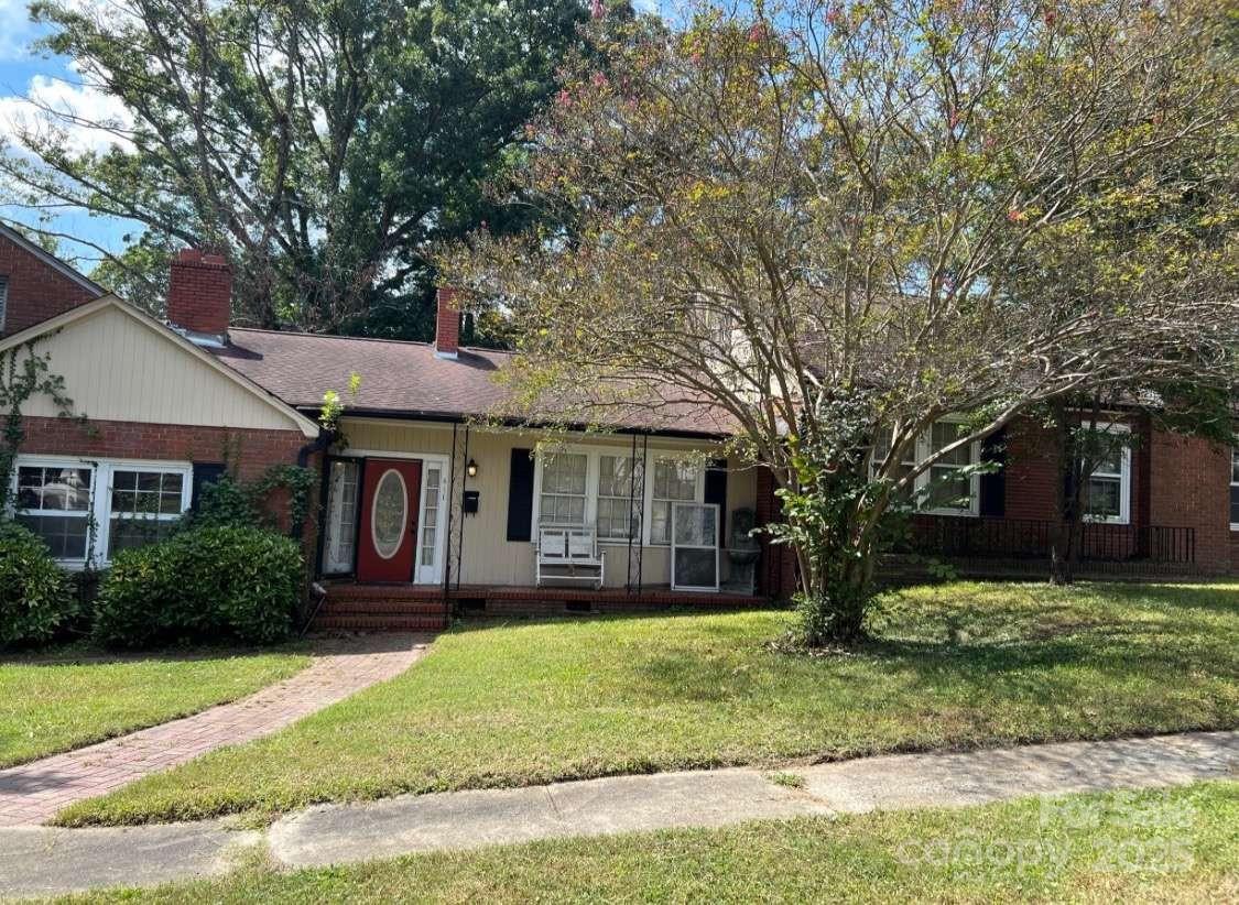 411 Woodlawn Avenue Property Photo