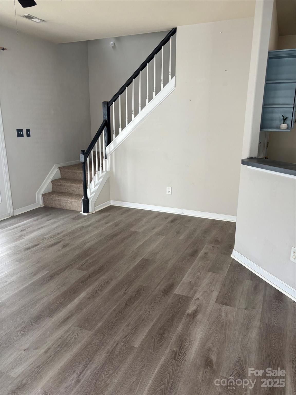 8259 Carob Tree Lane Property Photo 2