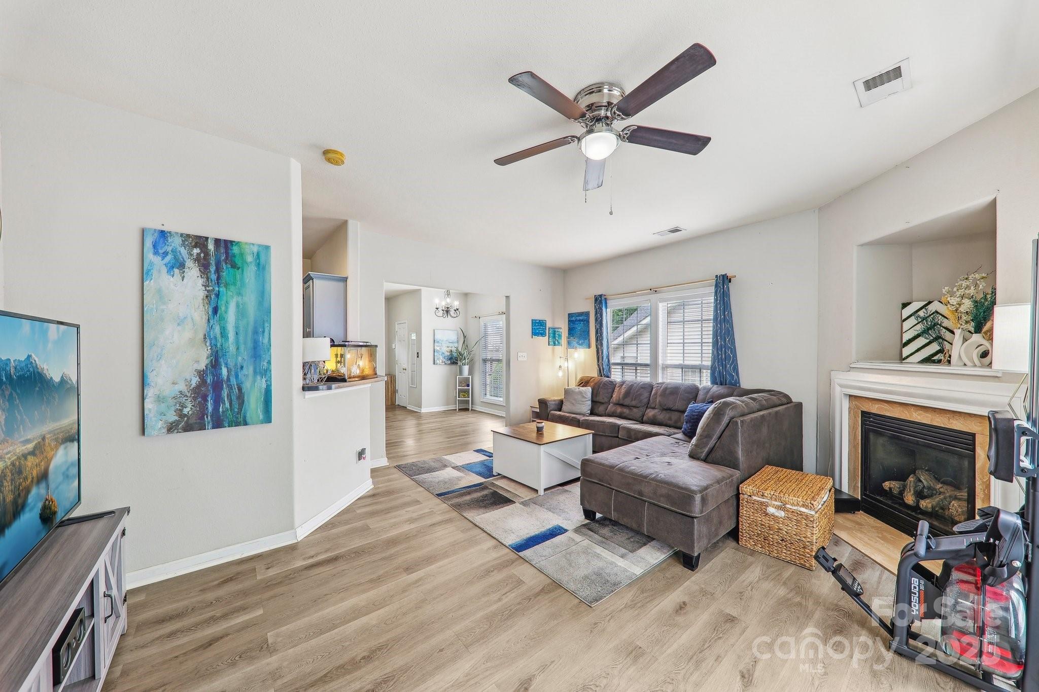 8259 Carob Tree Lane Property Photo 4