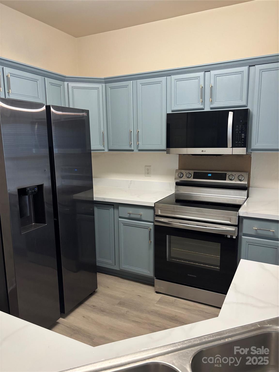 8259 Carob Tree Lane Property Photo 5