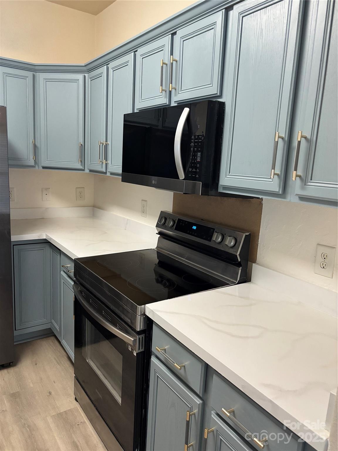 8259 Carob Tree Lane Property Photo 6