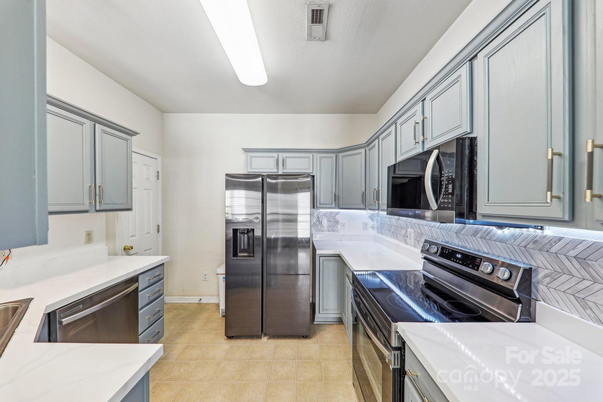 8259 Carob Tree Lane Property Photo 7