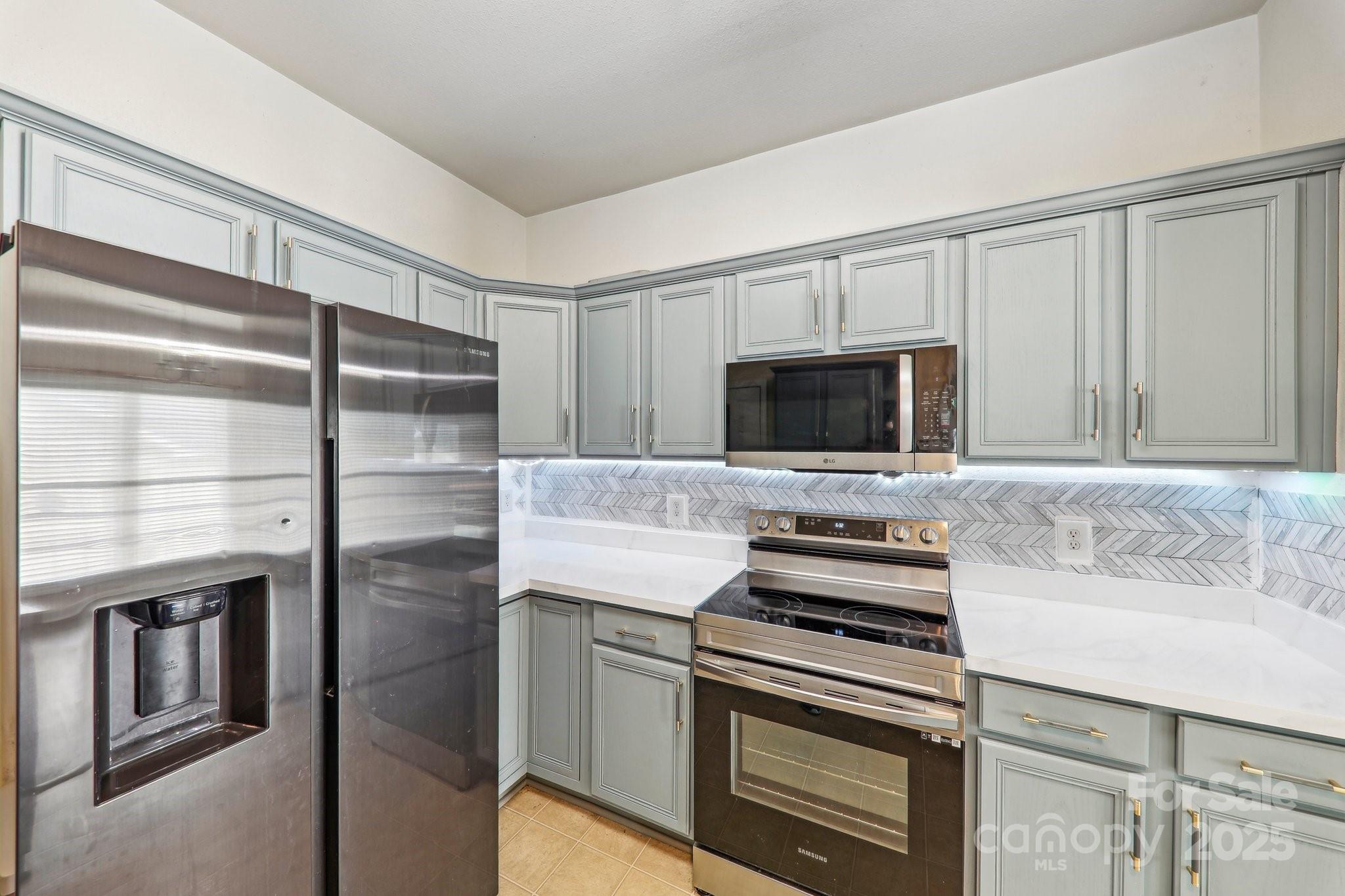 8259 Carob Tree Lane Property Photo 10