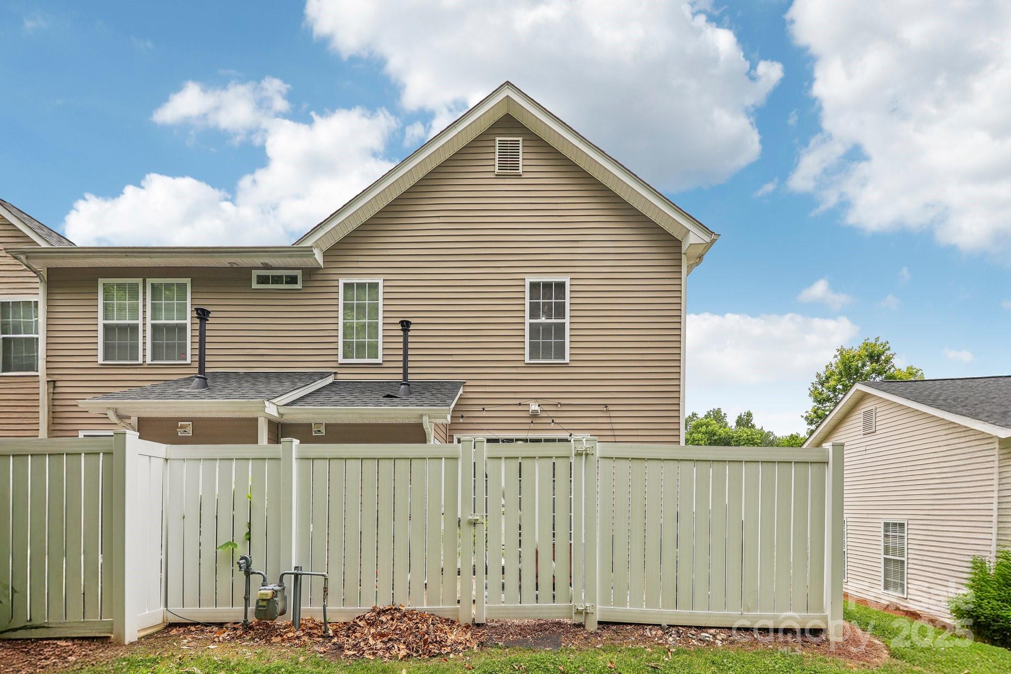 8259 Carob Tree Lane Property Photo 33