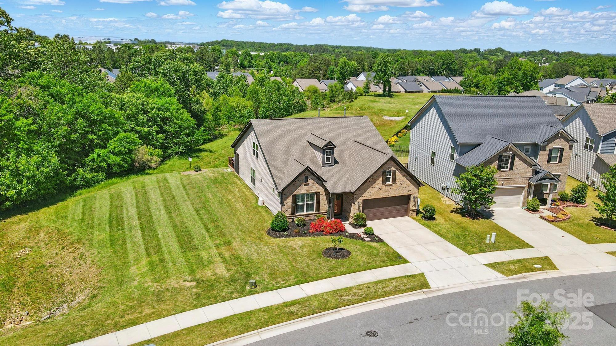 475 Hunton Forest Drive Property Photo 1