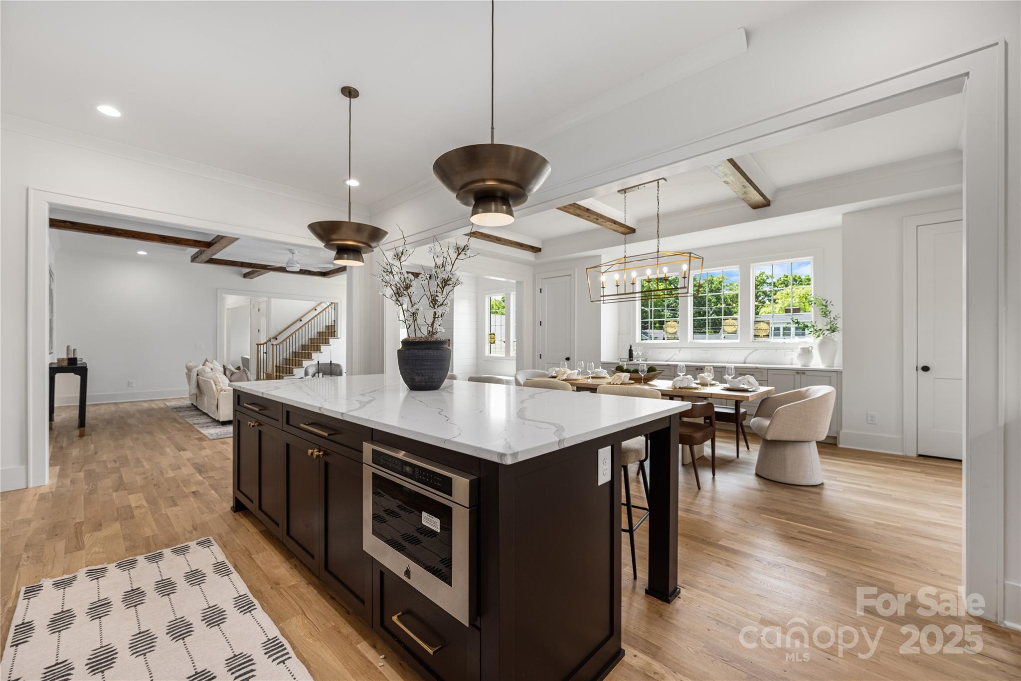 1817 Union Street Property Photo 4