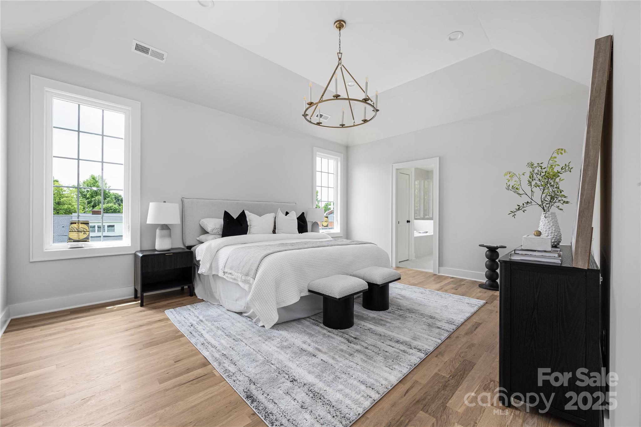 1817 Union Street Property Photo 5