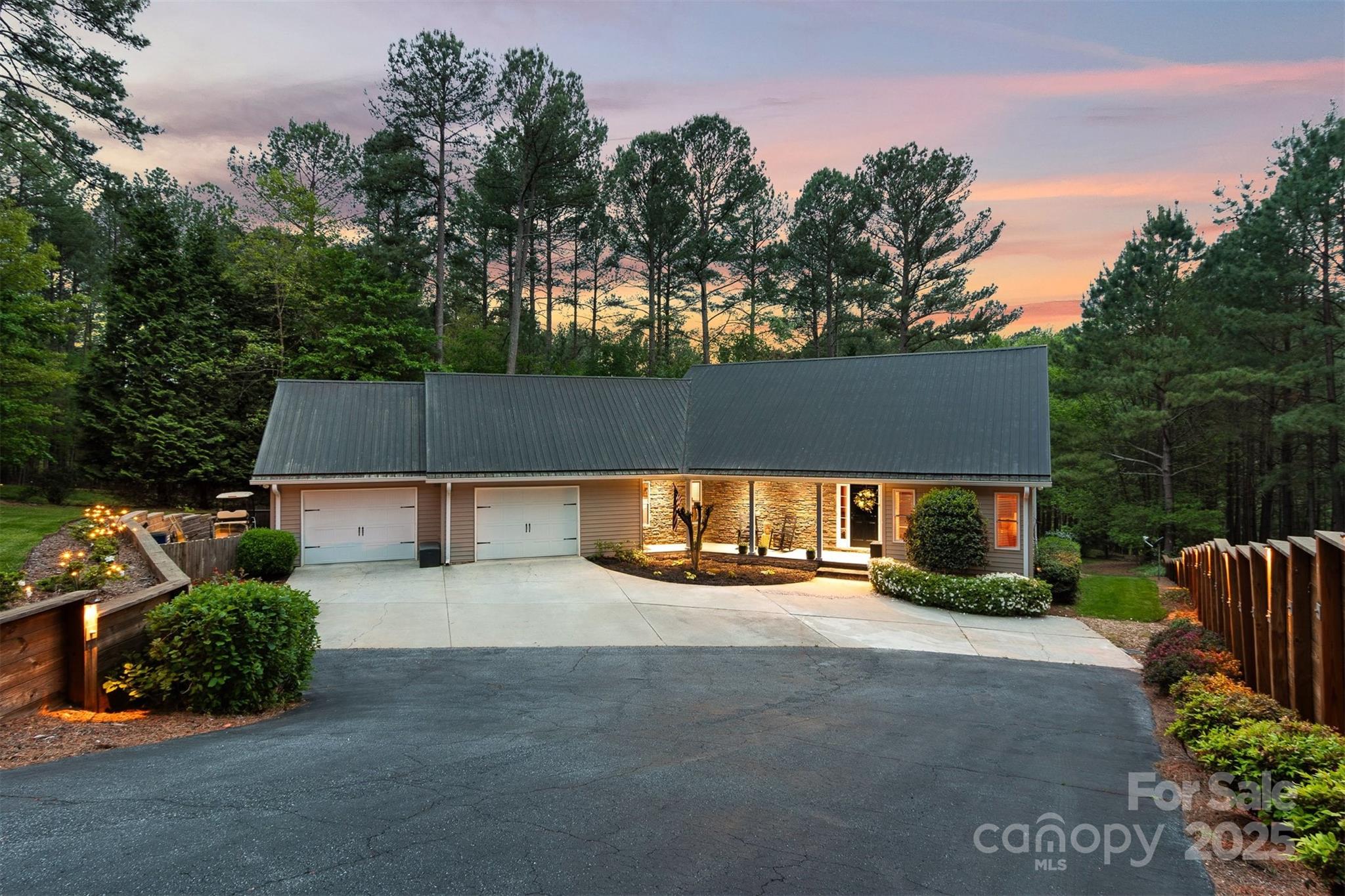 5690 Anchor Drive Property Photo 1