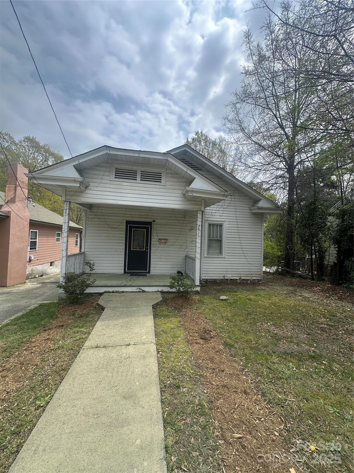 2511 Chapel Hill Road Property Photo 1