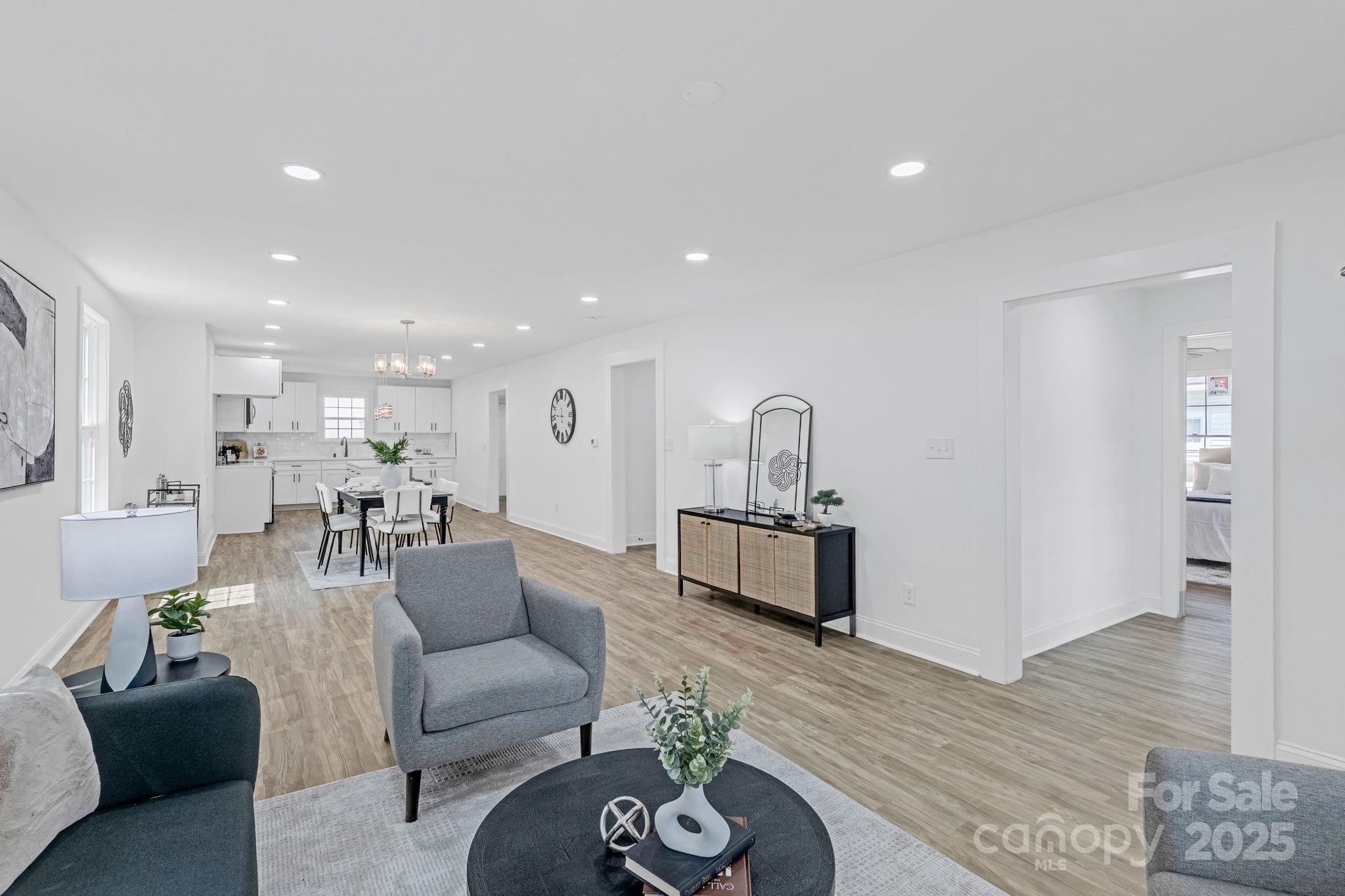 1712 S Main Street Property Photo