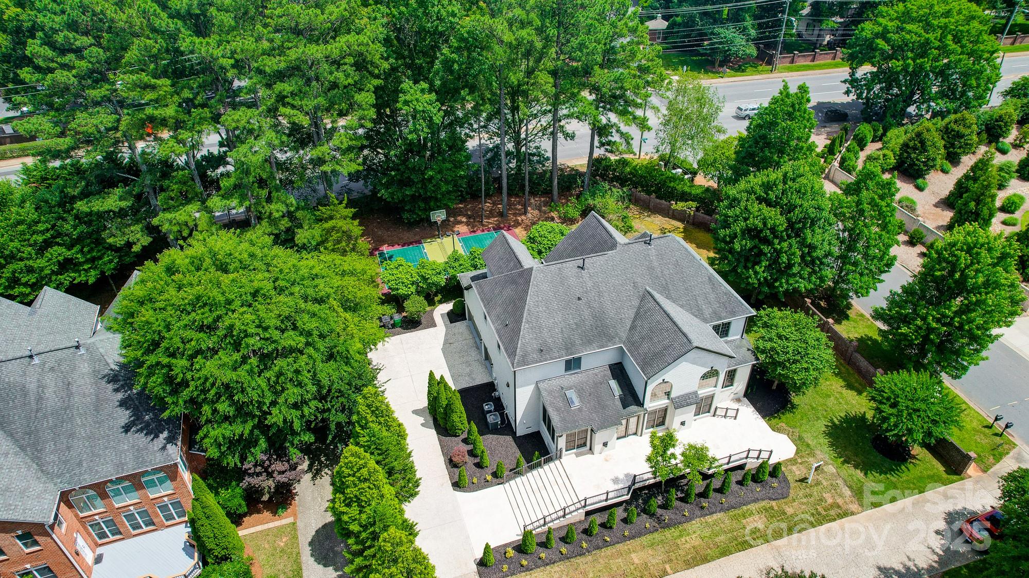 8707 Fairview Road Property Photo 3