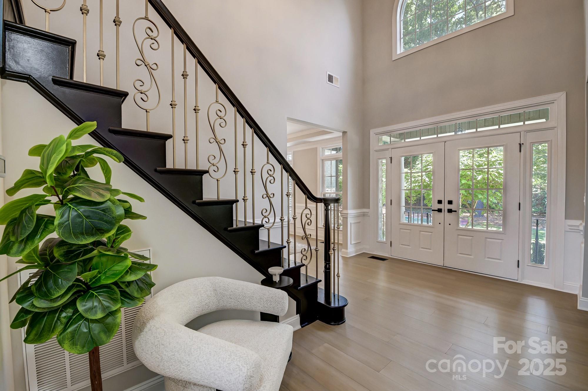 8707 Fairview Road Property Photo 7