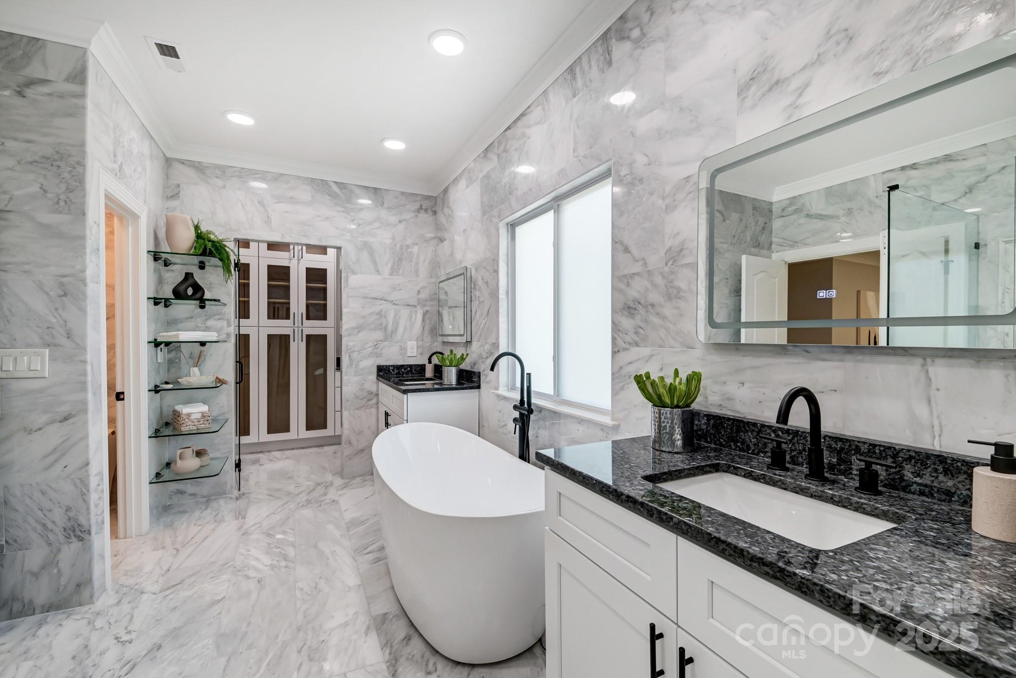 8707 Fairview Road Property Photo 31