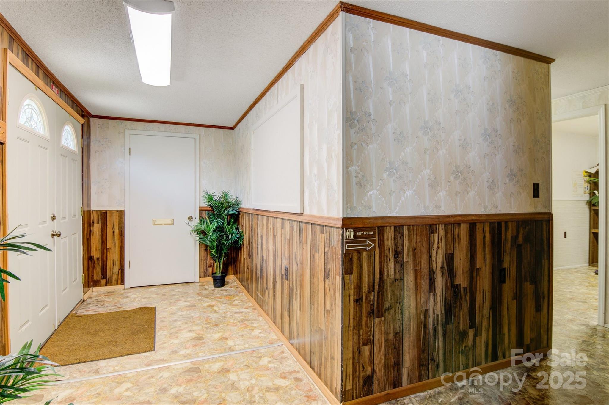 1100 Praley Street Property Photo 5