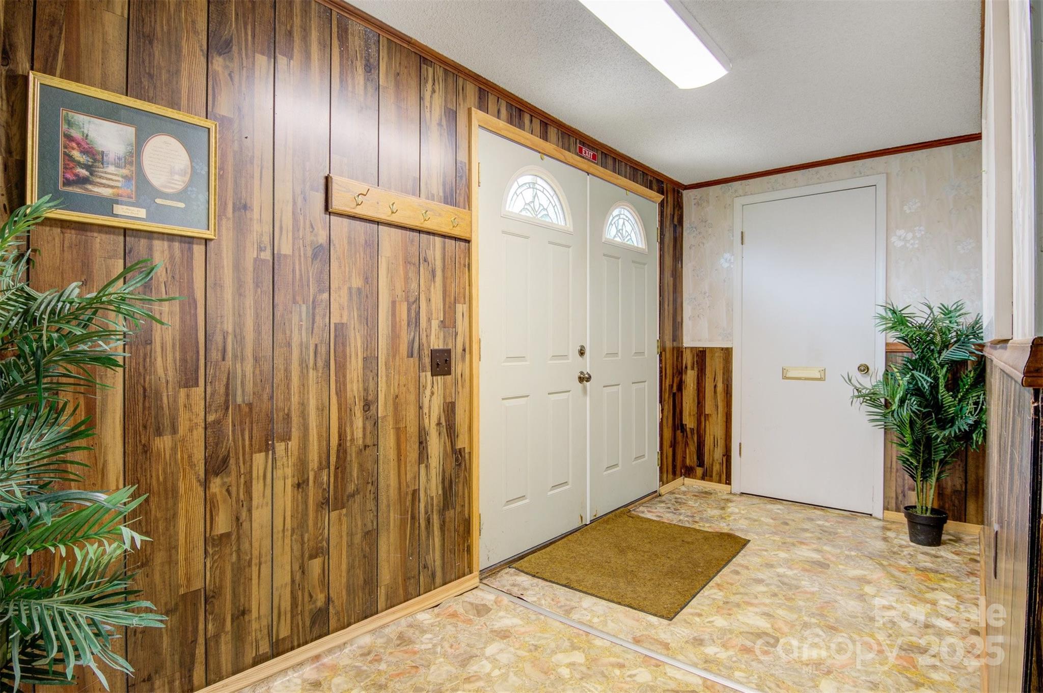 1100 Praley Street Property Photo 6