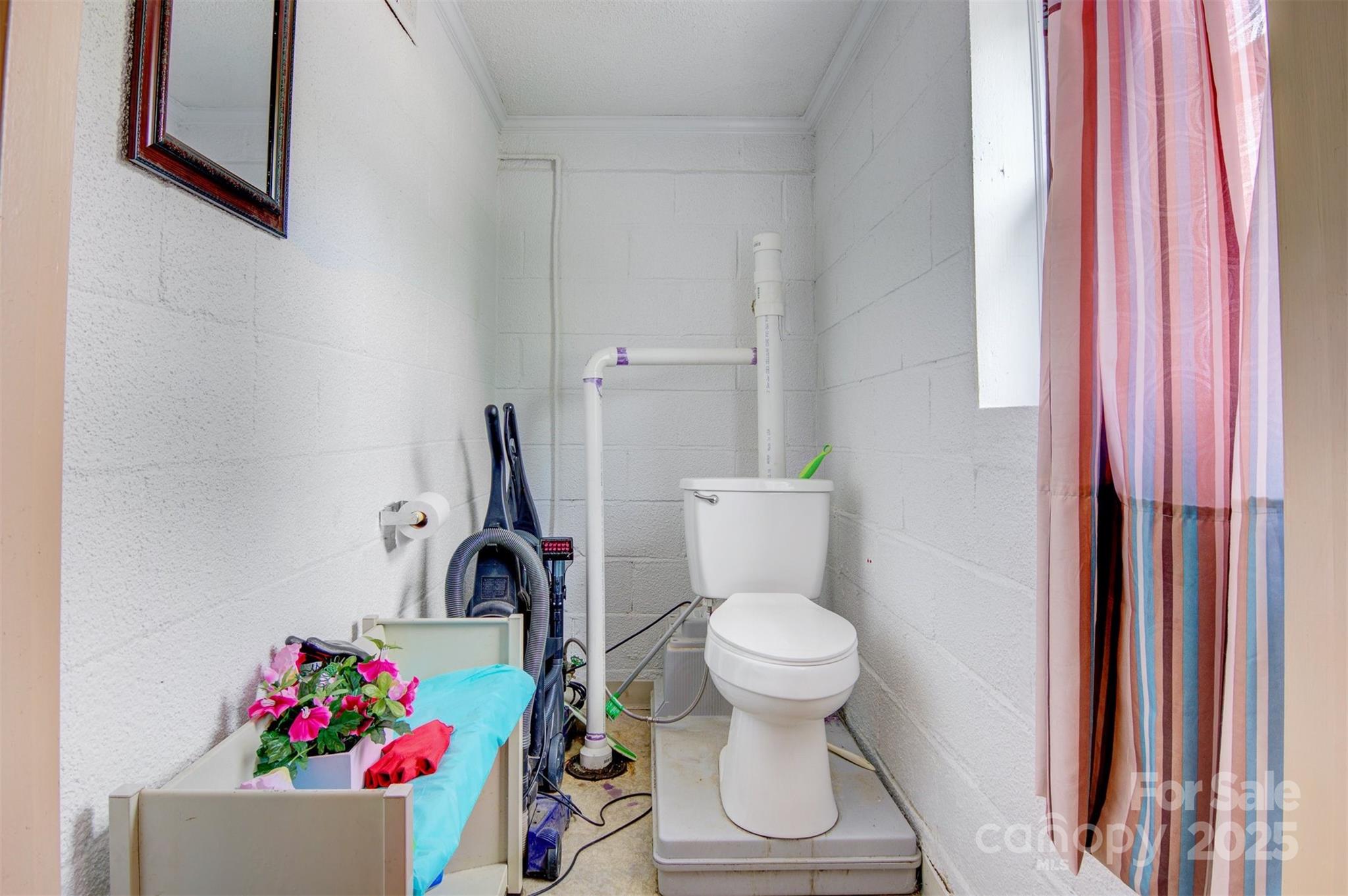 1100 Praley Street Property Photo 35