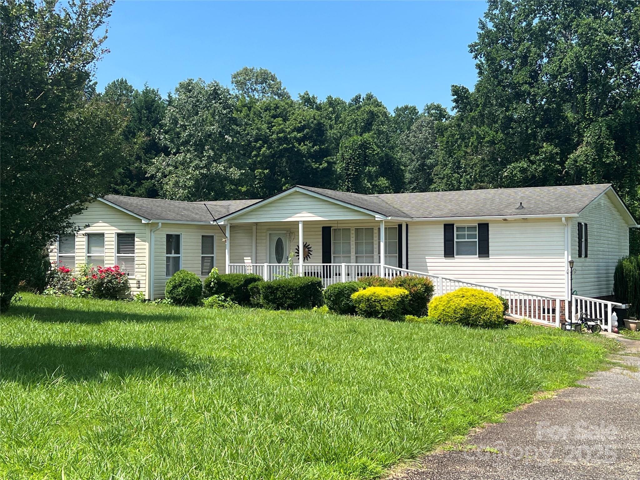 169 Meadow Creek Drive Property Photo 1