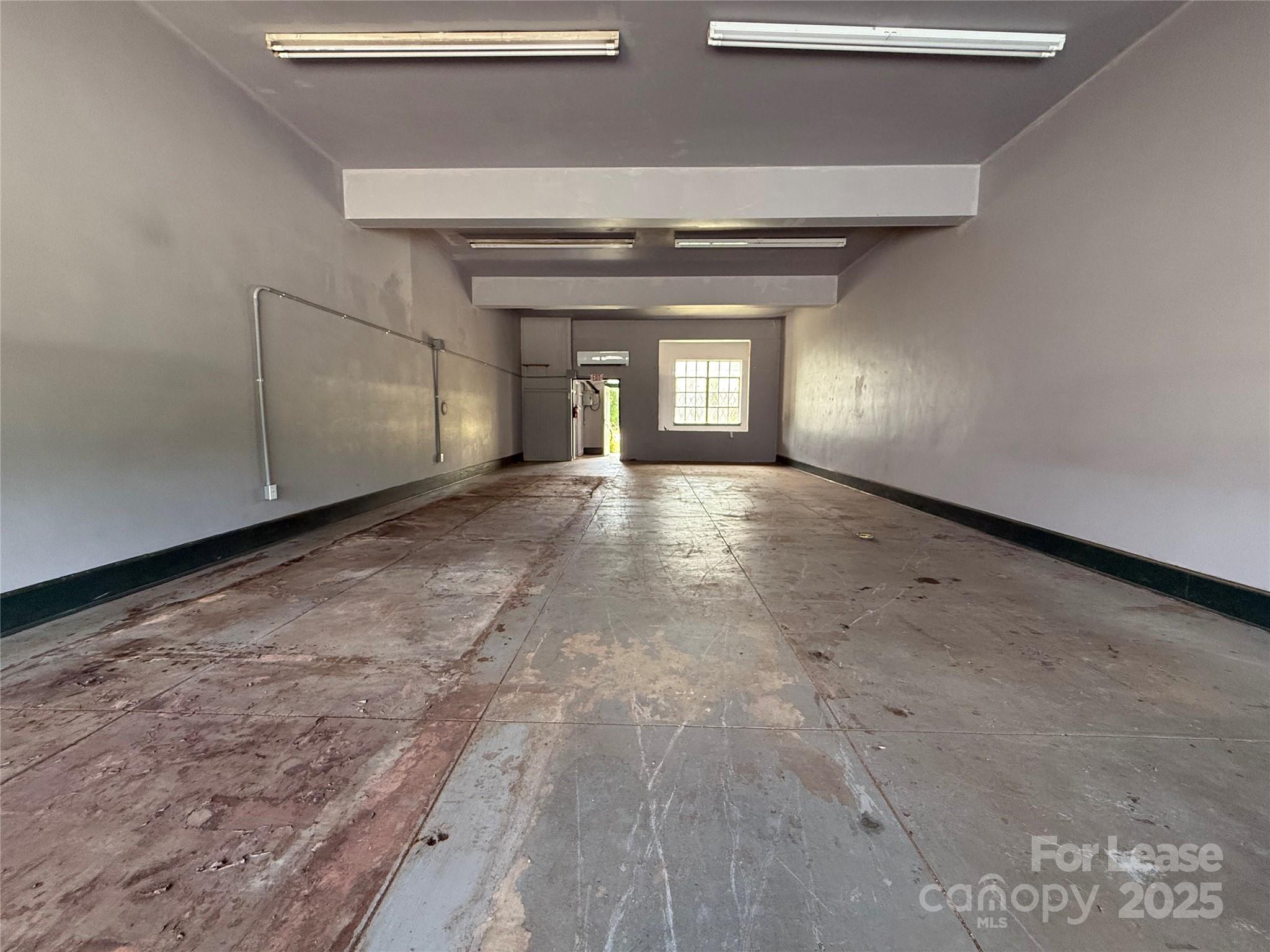 206 E Main Street Property Photo 3