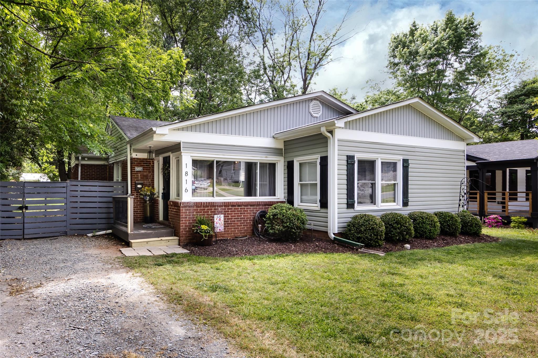 1816 Anderson Street Property Photo